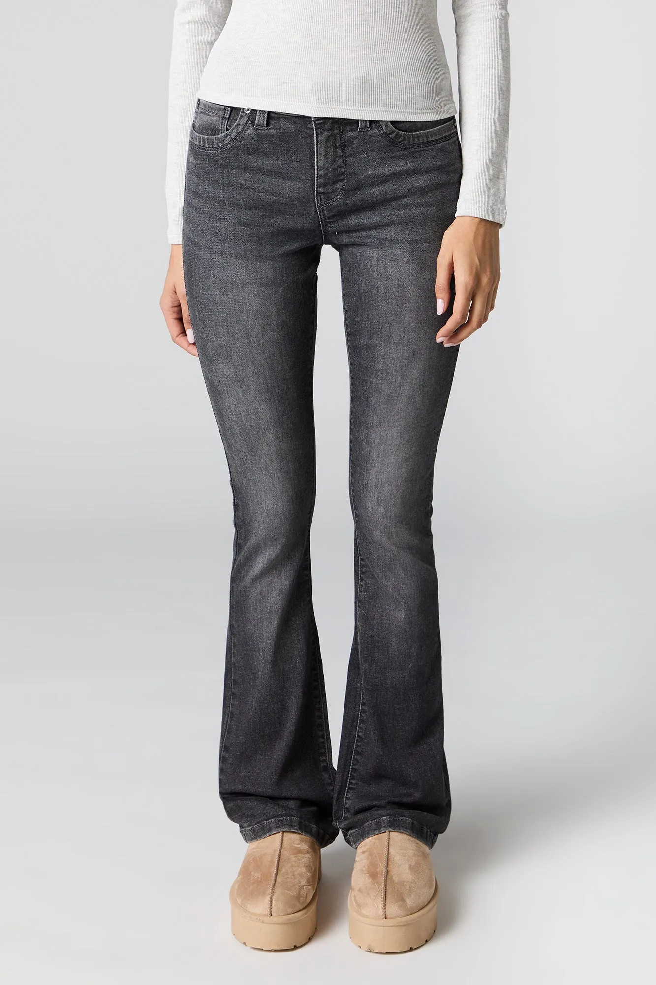 Jean évasé extensible remonte-fesses taille basse lavé gris sold by Urban Planet product image thumbnail 2