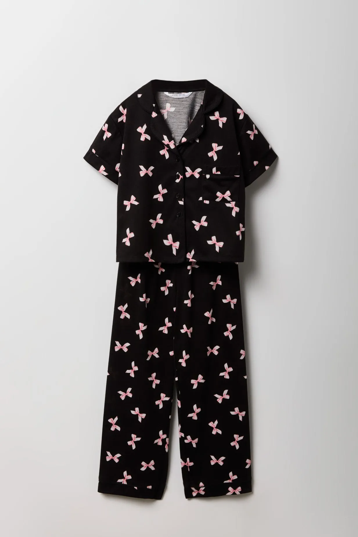 Ensemble pyjama avec haut boutonné imprimé et pantalon pour fille sold by Urban Planet
