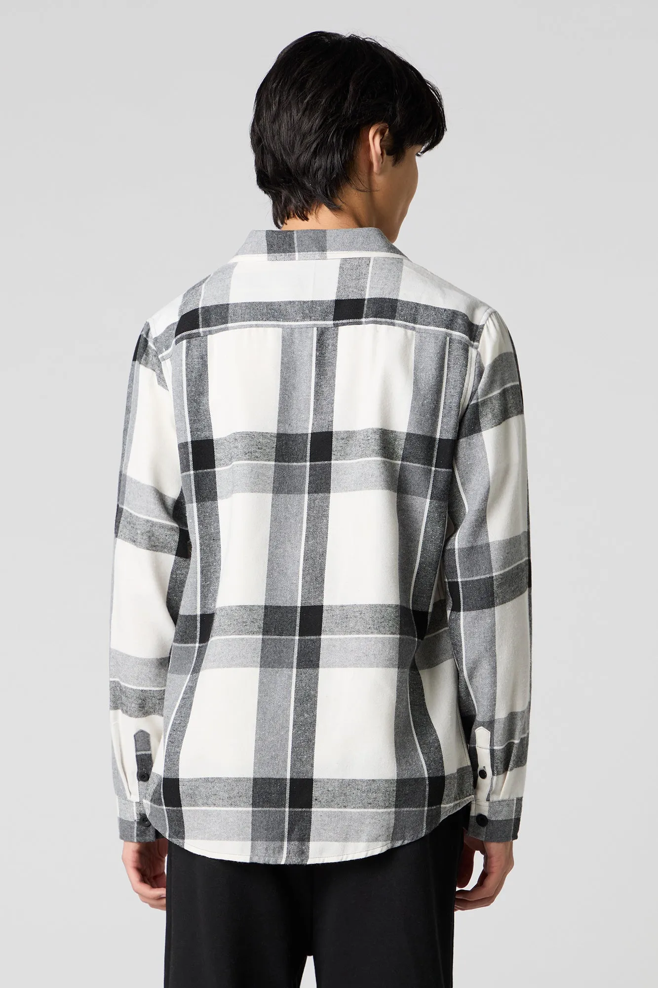 Haut boutonné à manches longues noir et blanc avec carreaux sold by Urban Planet product image thumbnail 2