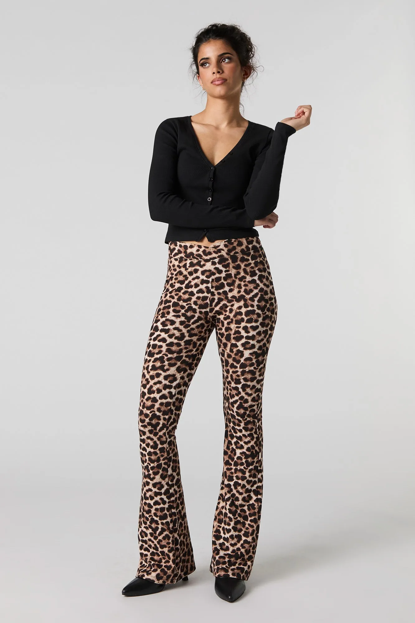 Pantalon évasé doux imprimé à taille repliée sold by Urban Planet