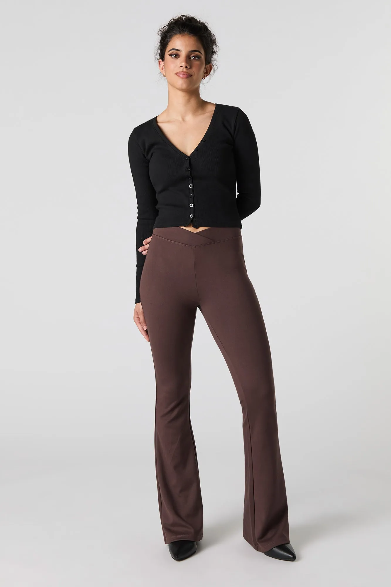 Pantalon évasé doux à taille repliée sold by Urban Planet