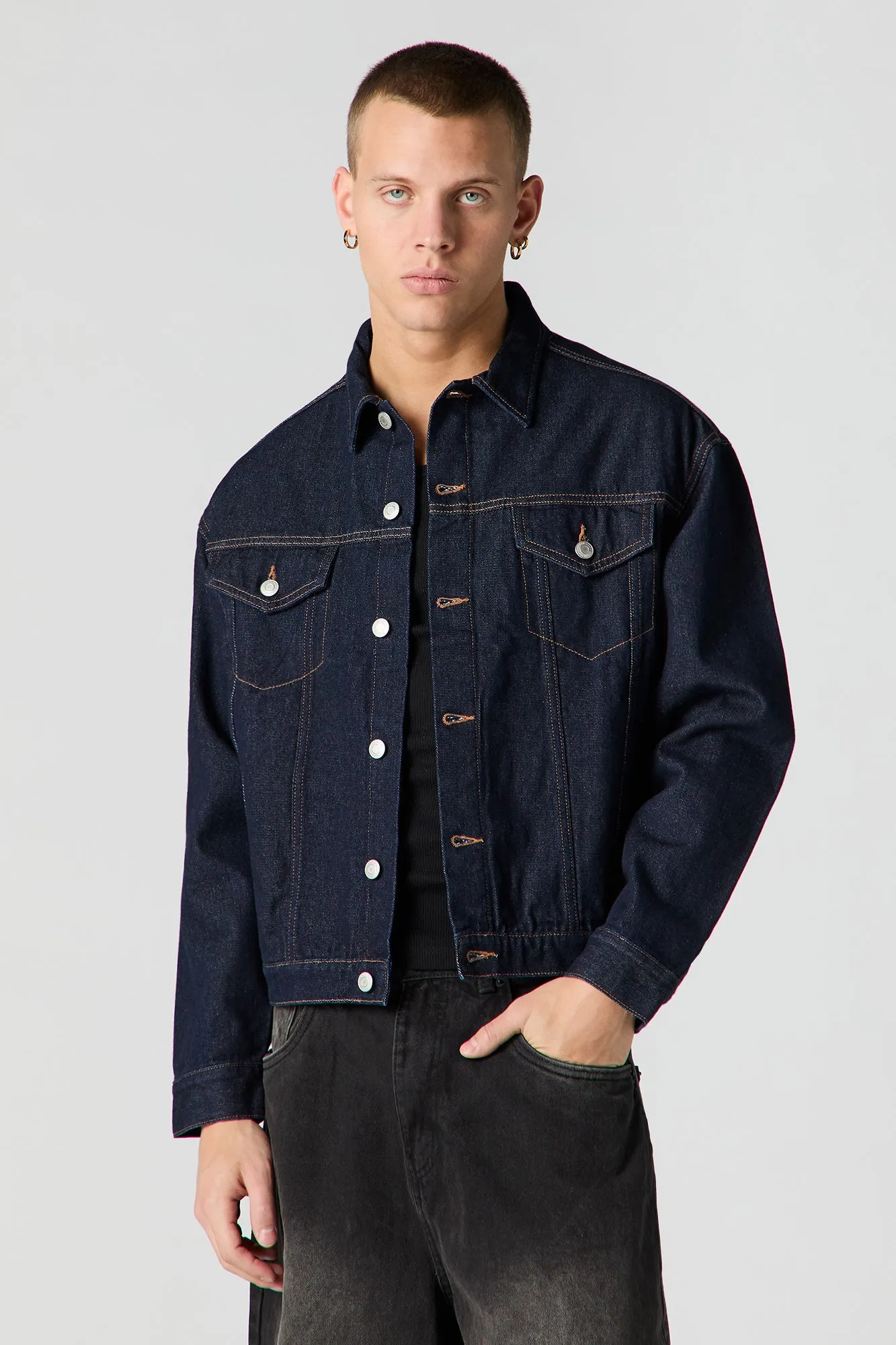 Blouson de camionneur en denim sold by Urban Planet
