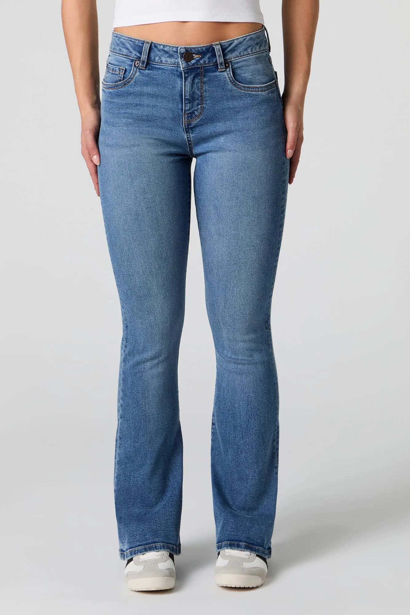 Jean évasé extensible taille basse moyen sold by Urban Planet product image thumbnail 2