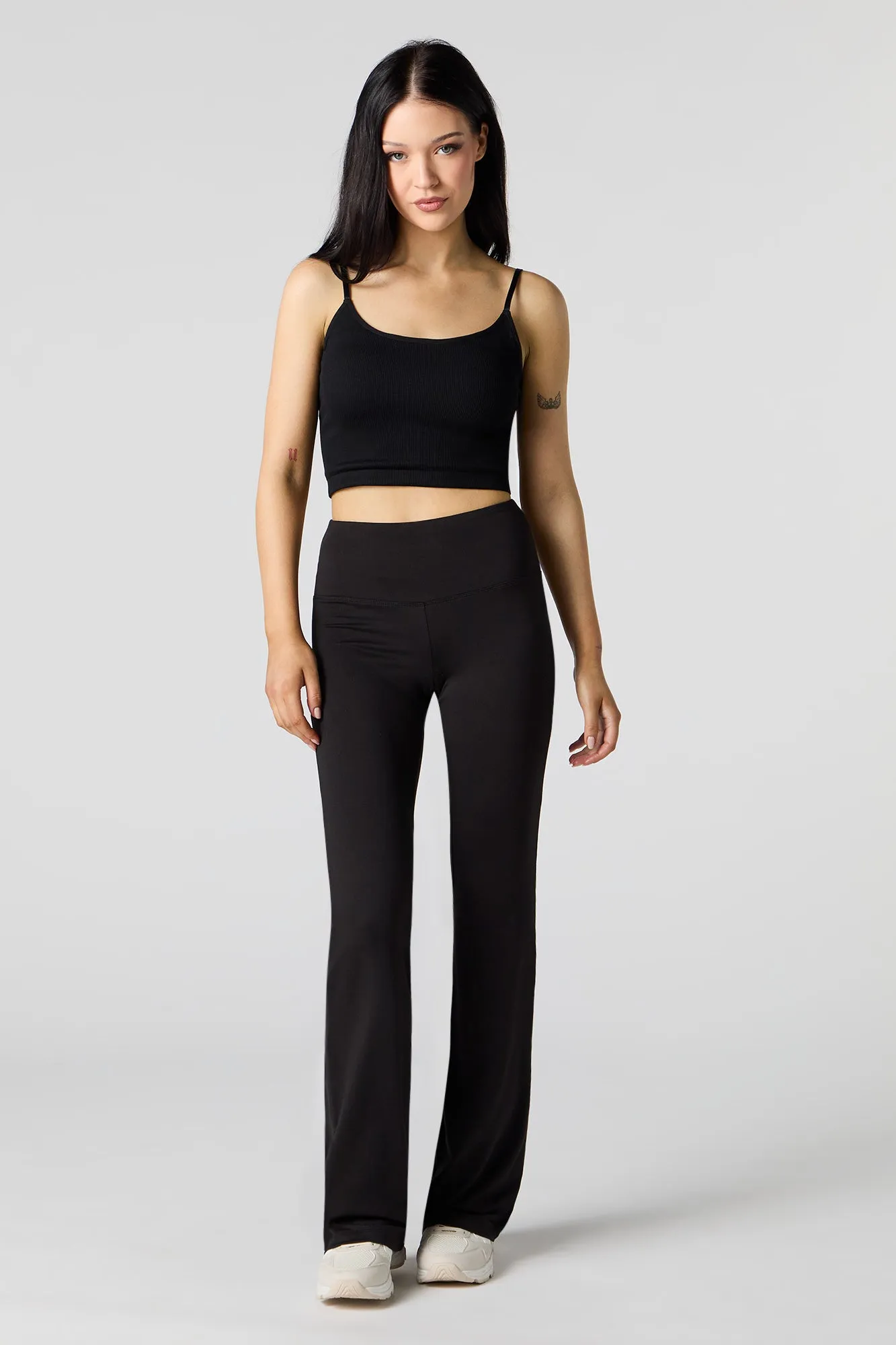 Camisole côtelée écourtée sans couture à bonnets intégrés sold by Urban Planet product image thumbnail 4