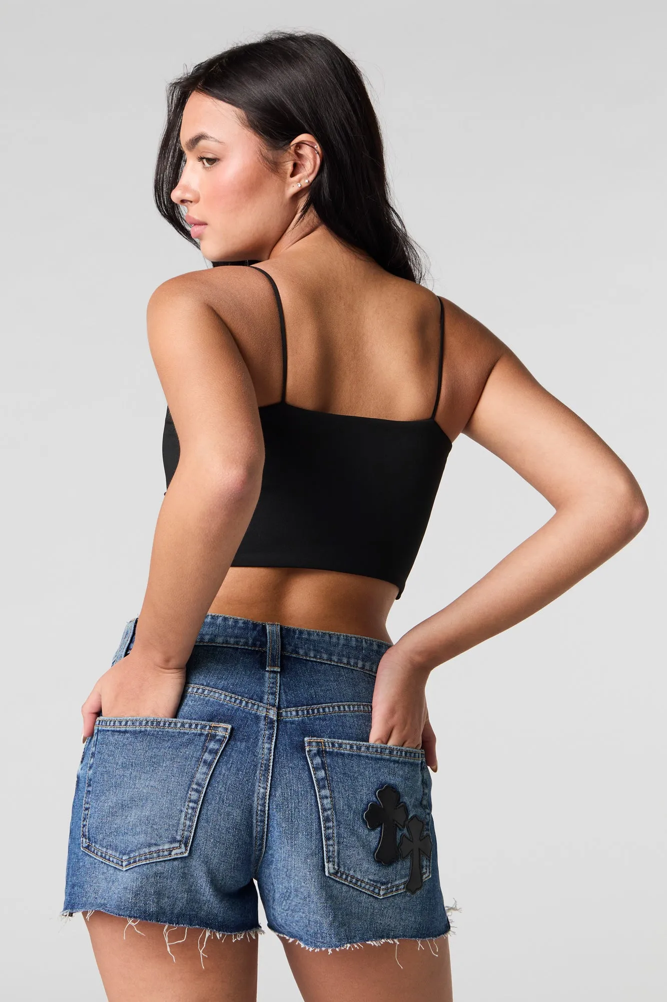 Short en denim d'aspect usé avec appliqué de croix sold by Urban Planet product image thumbnail 2