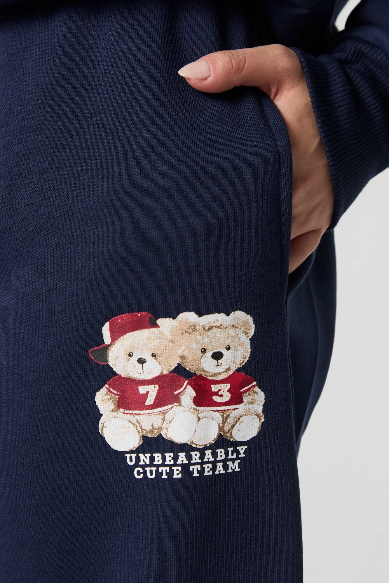 Jogger en molleton à imprimé Unbearably Cute sold by Urban Planet product image thumbnail 4