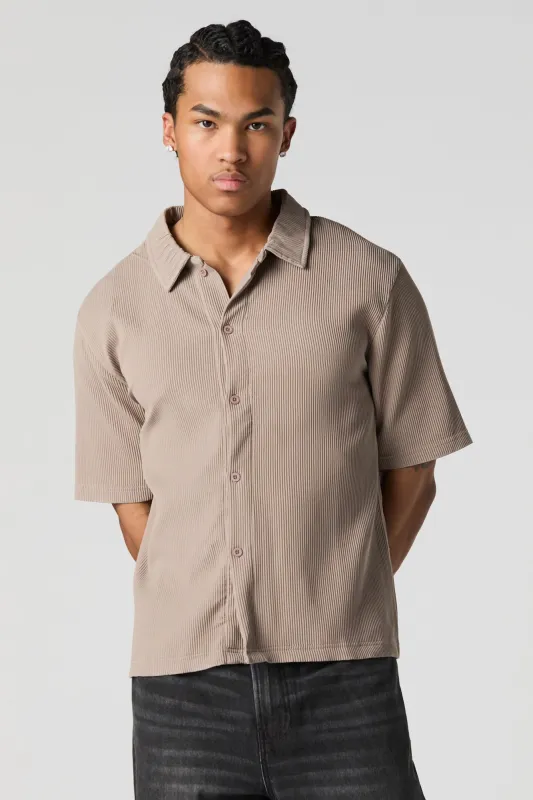 Haut carré boutonné plissé sold by Urban Planet