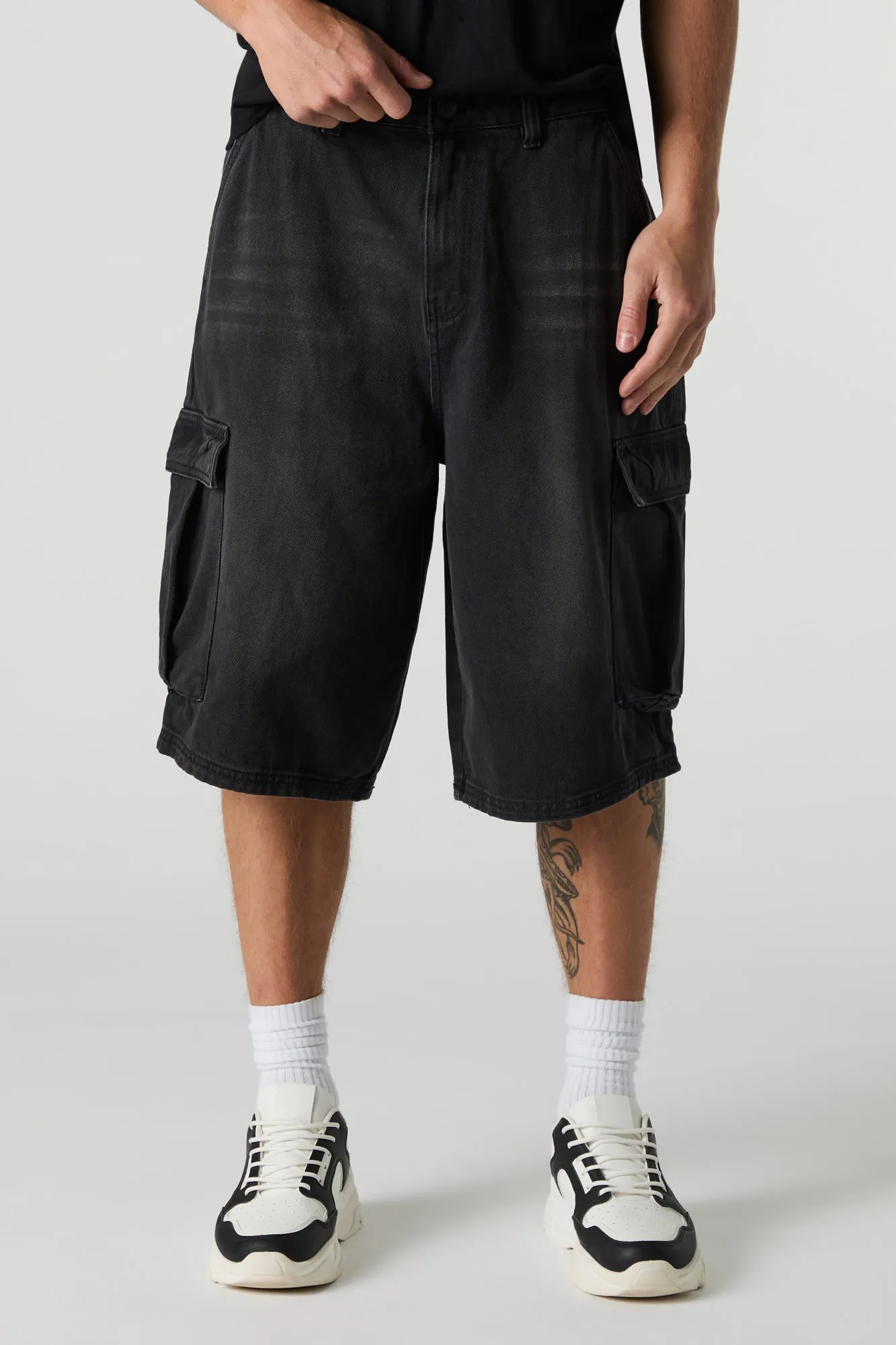 Short cargo en denim de planchiste sold by Urban Planet product image thumbnail 4