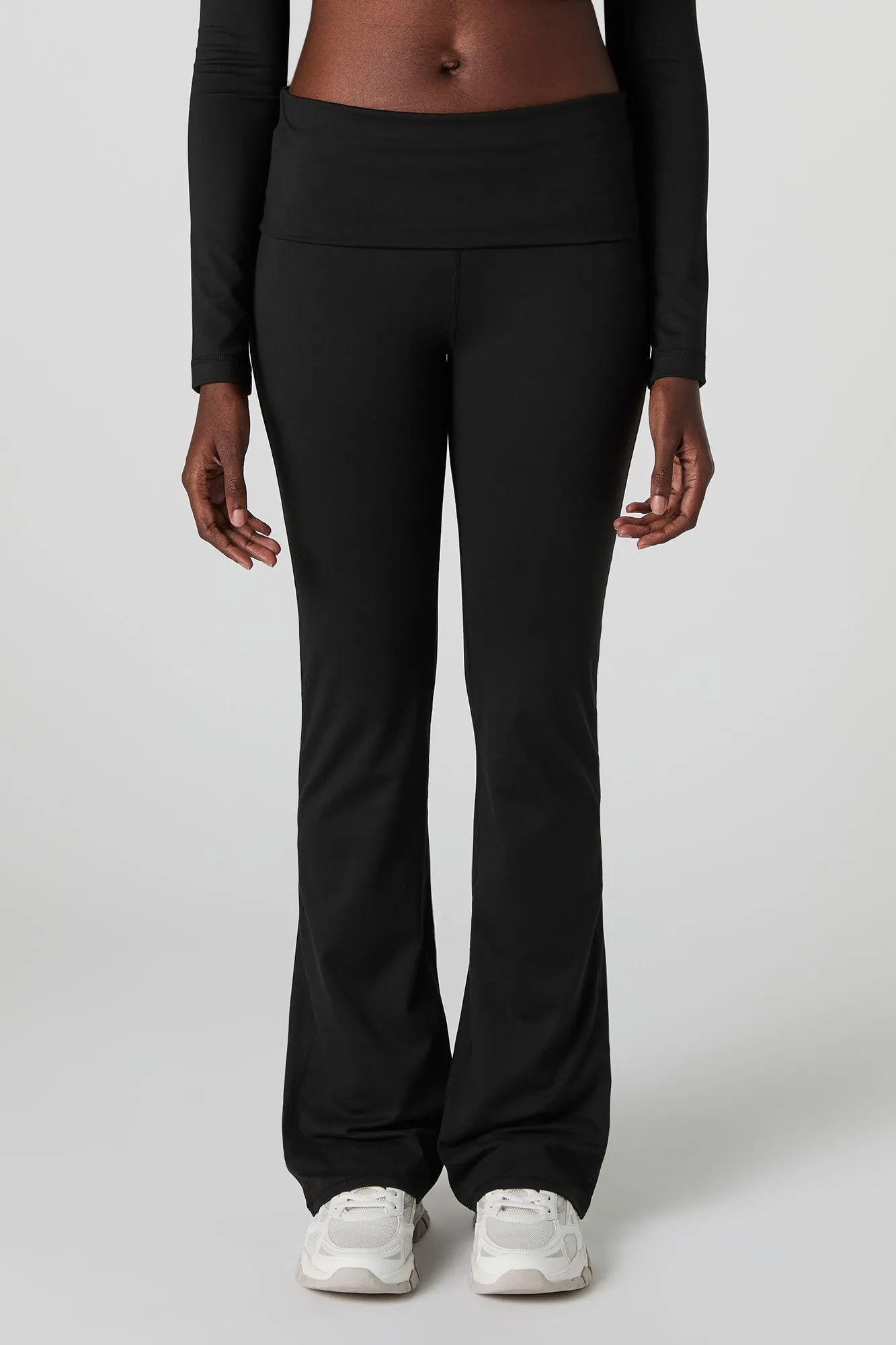 Pantalon à jambe évasée et taille repliée Active sold by Urban Planet product image thumbnail 2