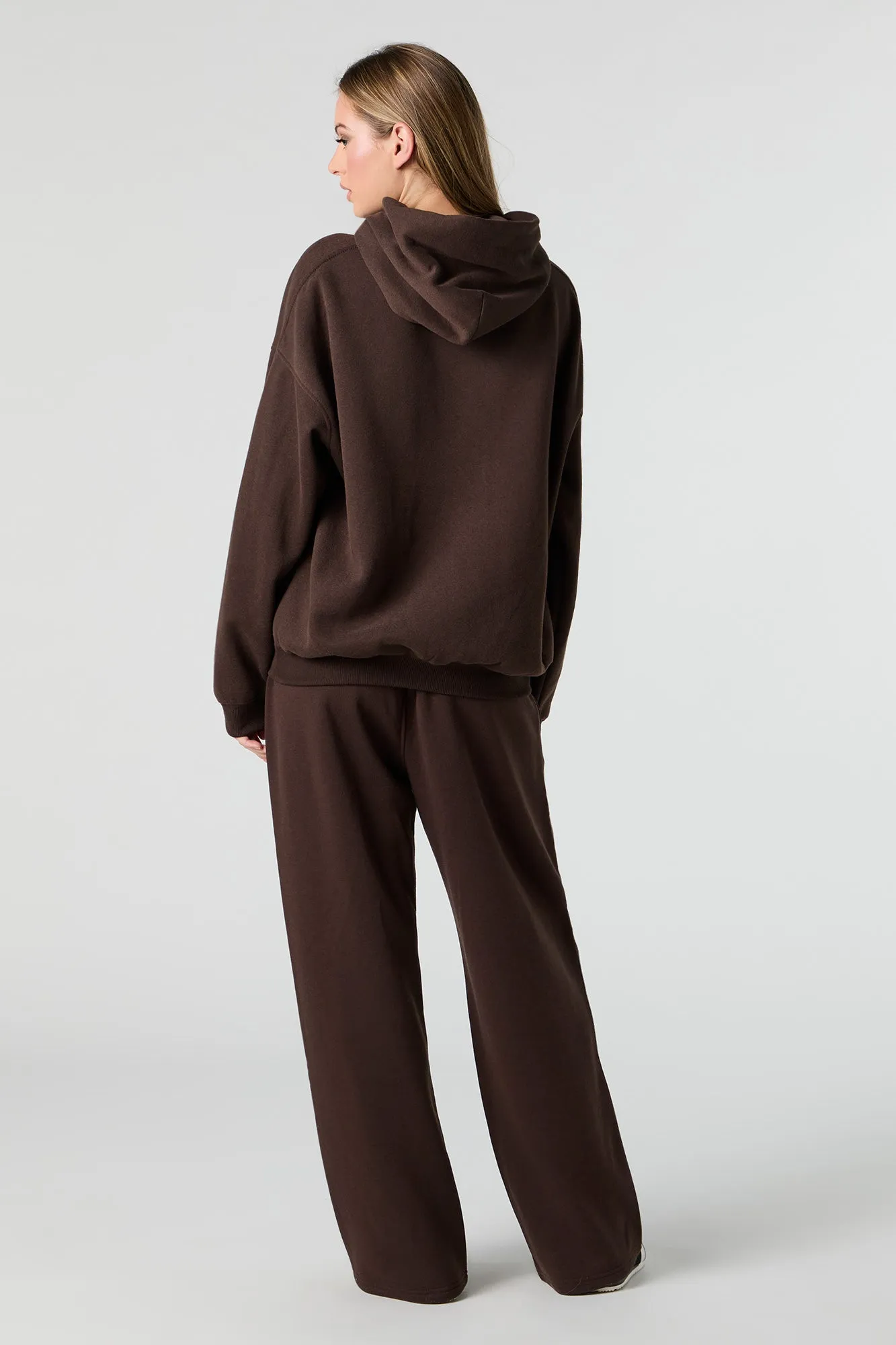 Pantalon en molleton à jambe large et imprimé Destination sold by Urban Planet product image thumbnail 4