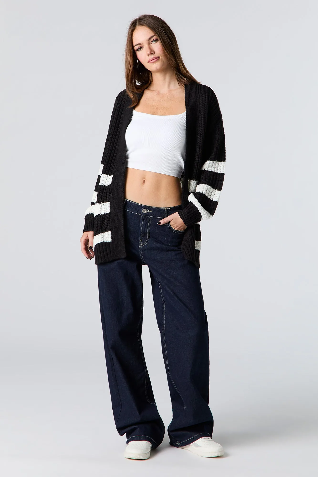 Cardigan surdimensionné en tricot rayé sold by Urban Planet product image thumbnail 4