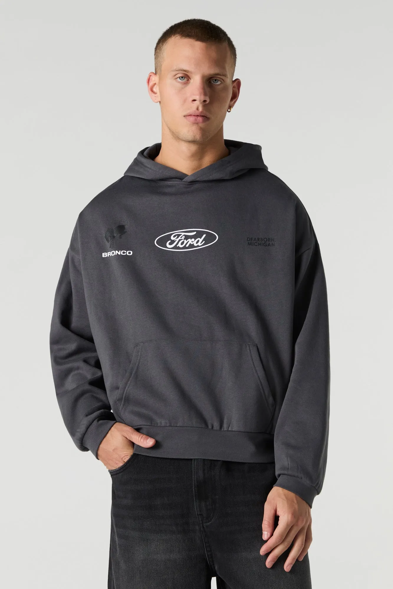 Haut à capuchon en molleton à imprimé en relief Ford Bronco sold by Urban Planet product image thumbnail 4