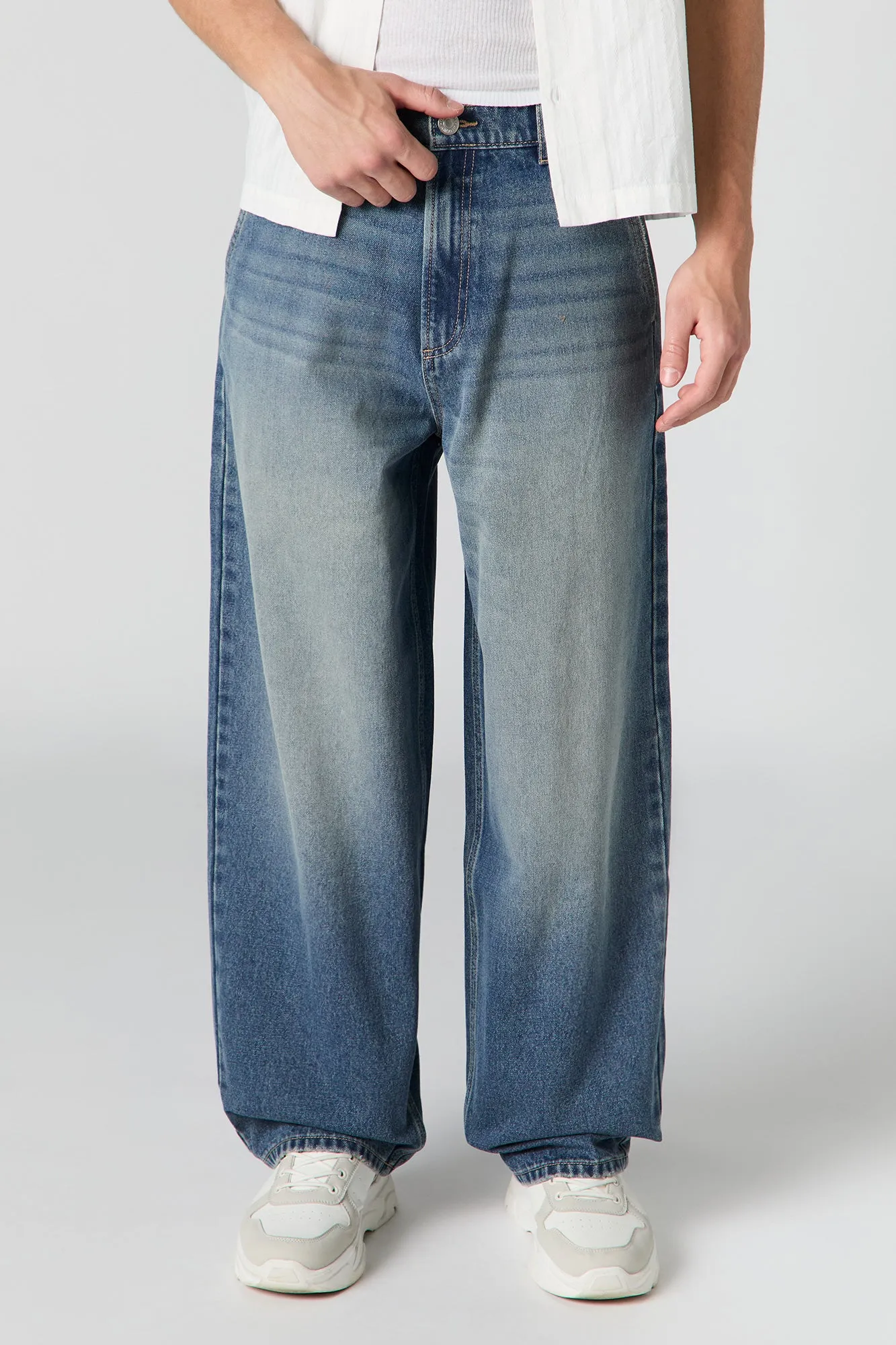 Jean de planchiste à jambe large moyen vintage sold by Urban Planet