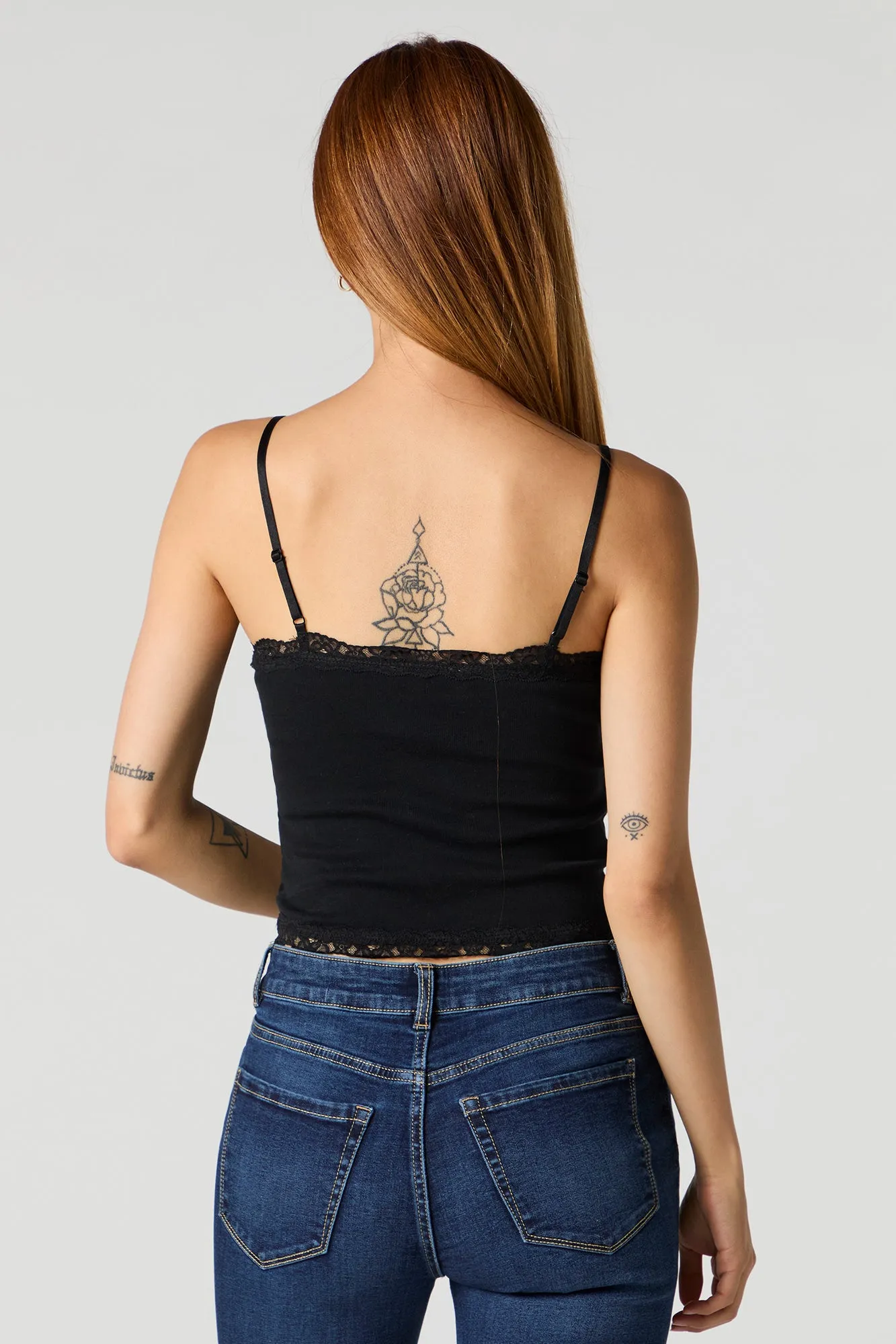 Camisole côtelée à bonnets intégrés avec bordure en dentelle et col en V sold by Urban Planet product image thumbnail 3