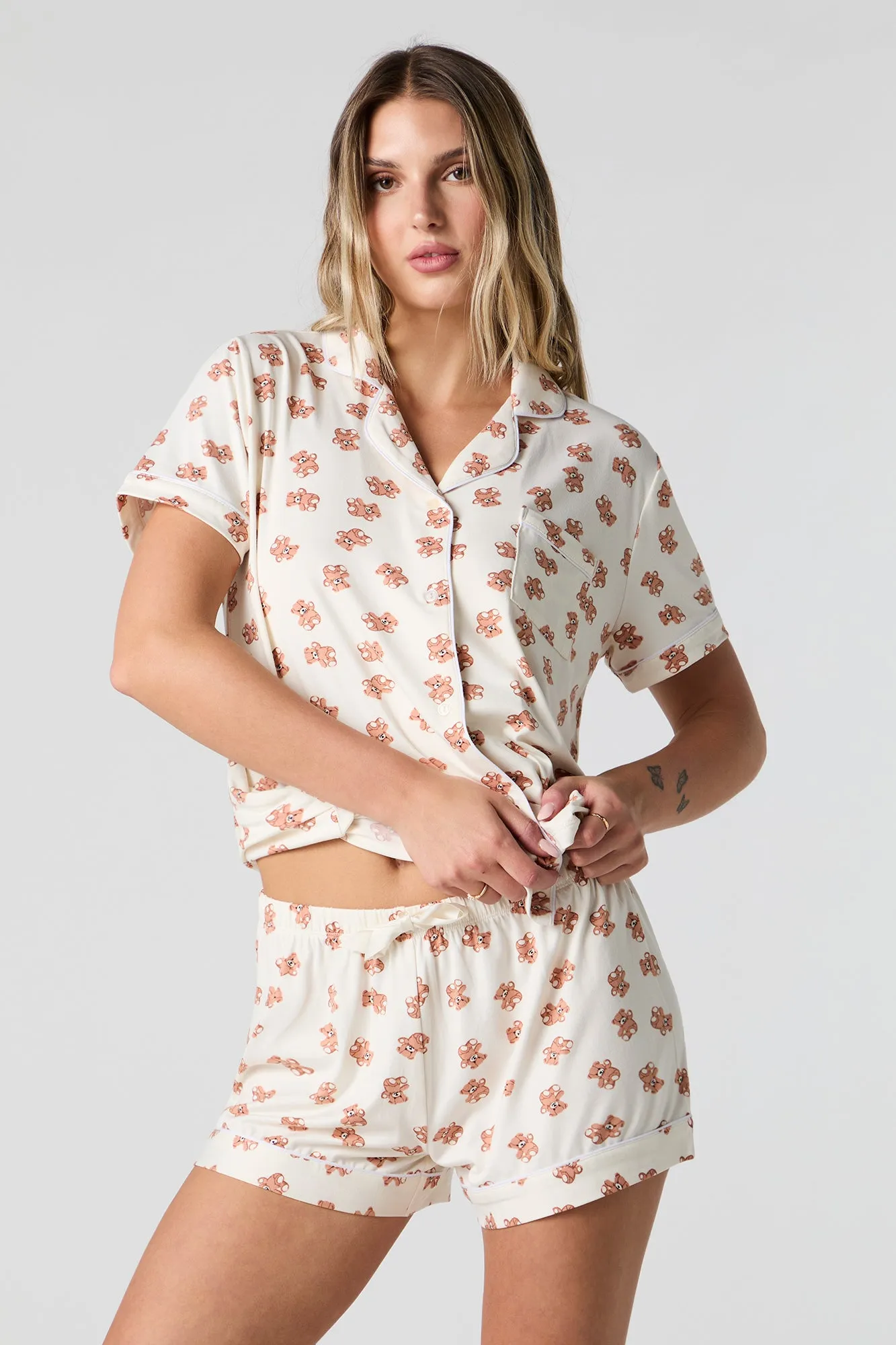 Ensemble pyjama avec haut boutonné côtelé et short sold by Urban Planet product image thumbnail 5