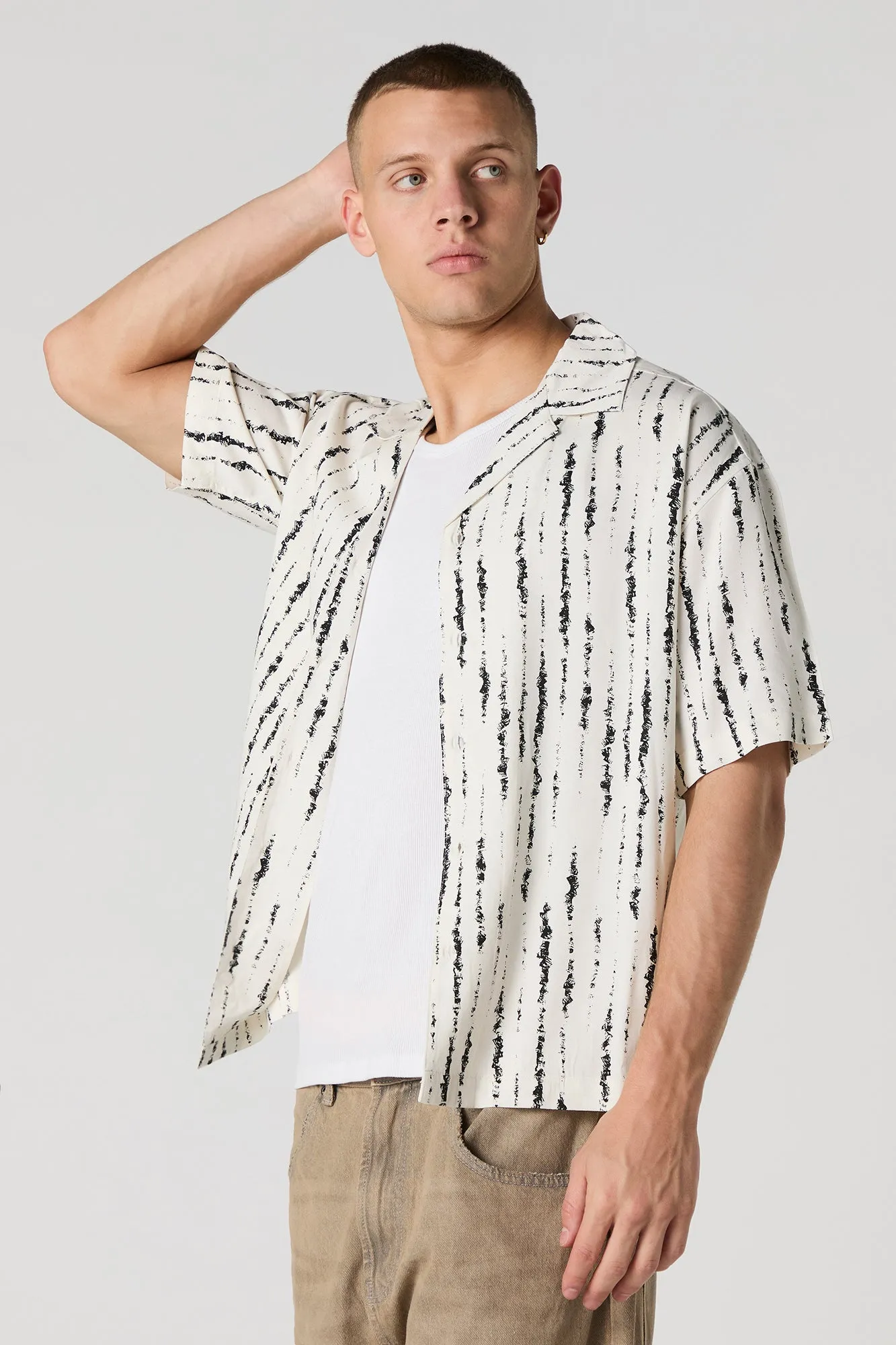 Haut boutonné imprimé à manche courte sold by Urban Planet product image thumbnail 5