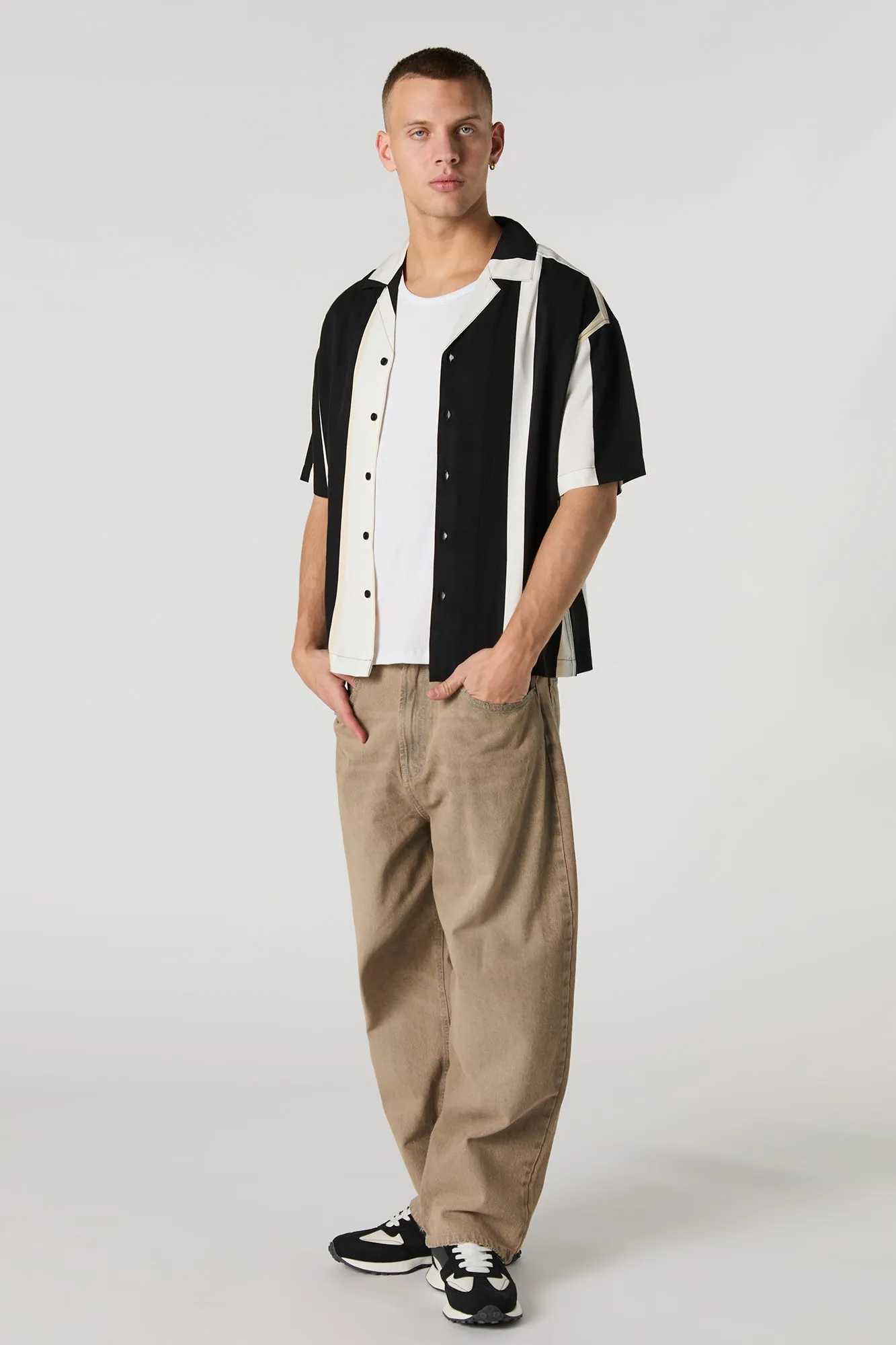 Haut boutonné imprimé à manche courte sold by Urban Planet product image thumbnail 4