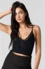 Camisole écourtée sans couture en dentelle à bonnets intégrés sold by Urban Planet