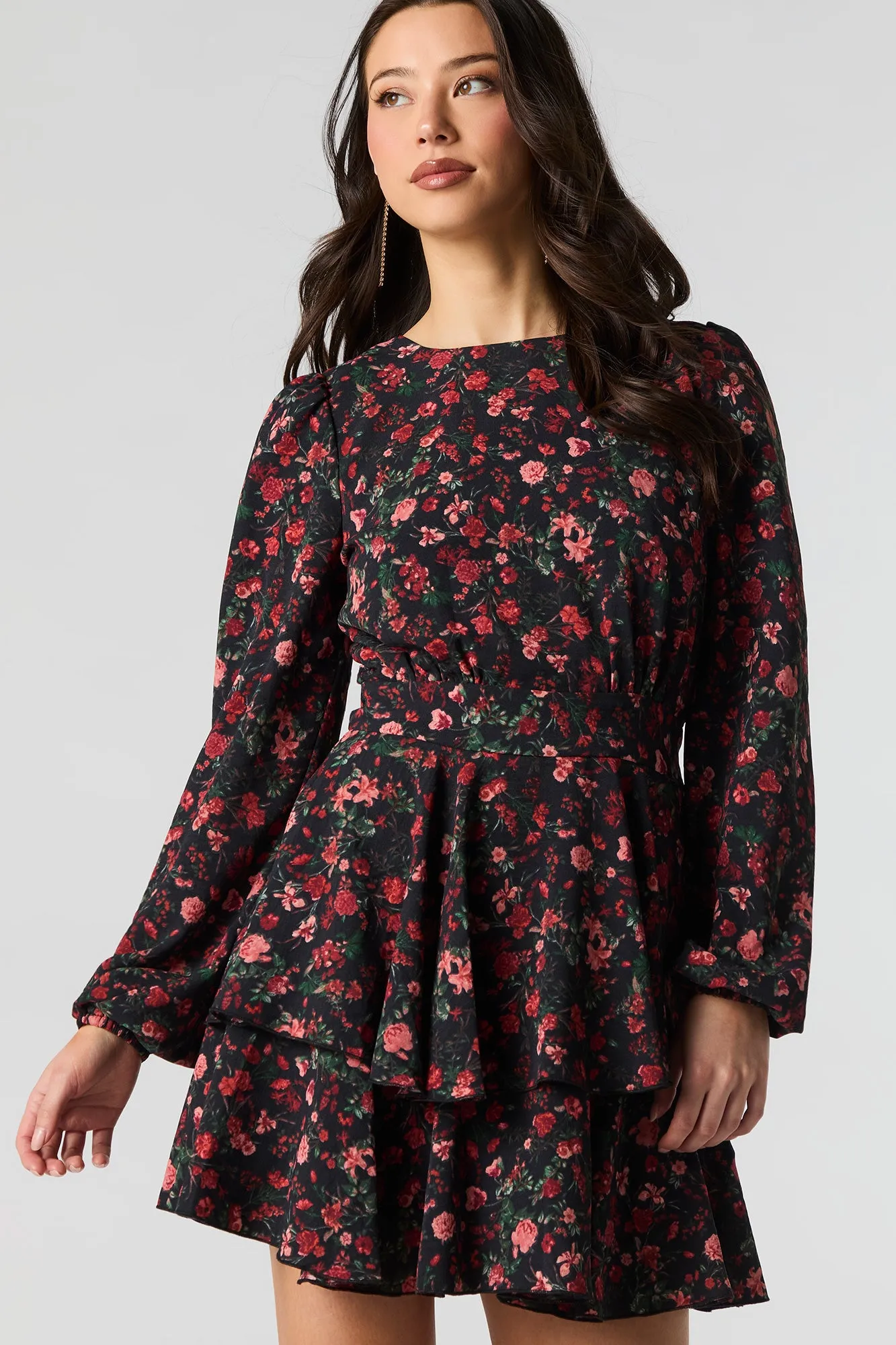 Minirobe fluide étagée à volants et manche longue sold by Urban Planet