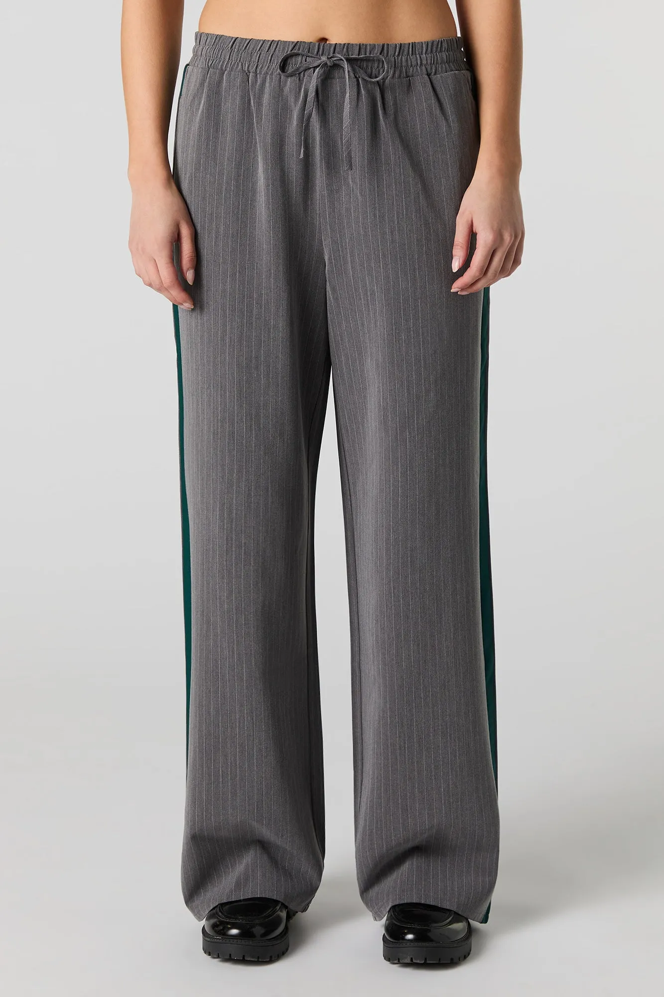 Pantalon à jambe large et rayures fines avec taille coulissante sold by Urban Planet product image thumbnail 5