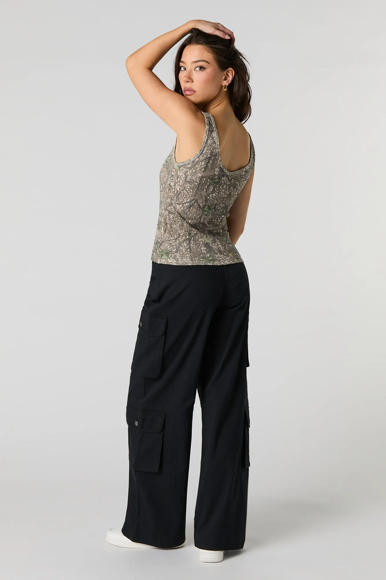 Pantalon cargo à jambe droite et multiples poches sold by Urban Planet product image thumbnail 4