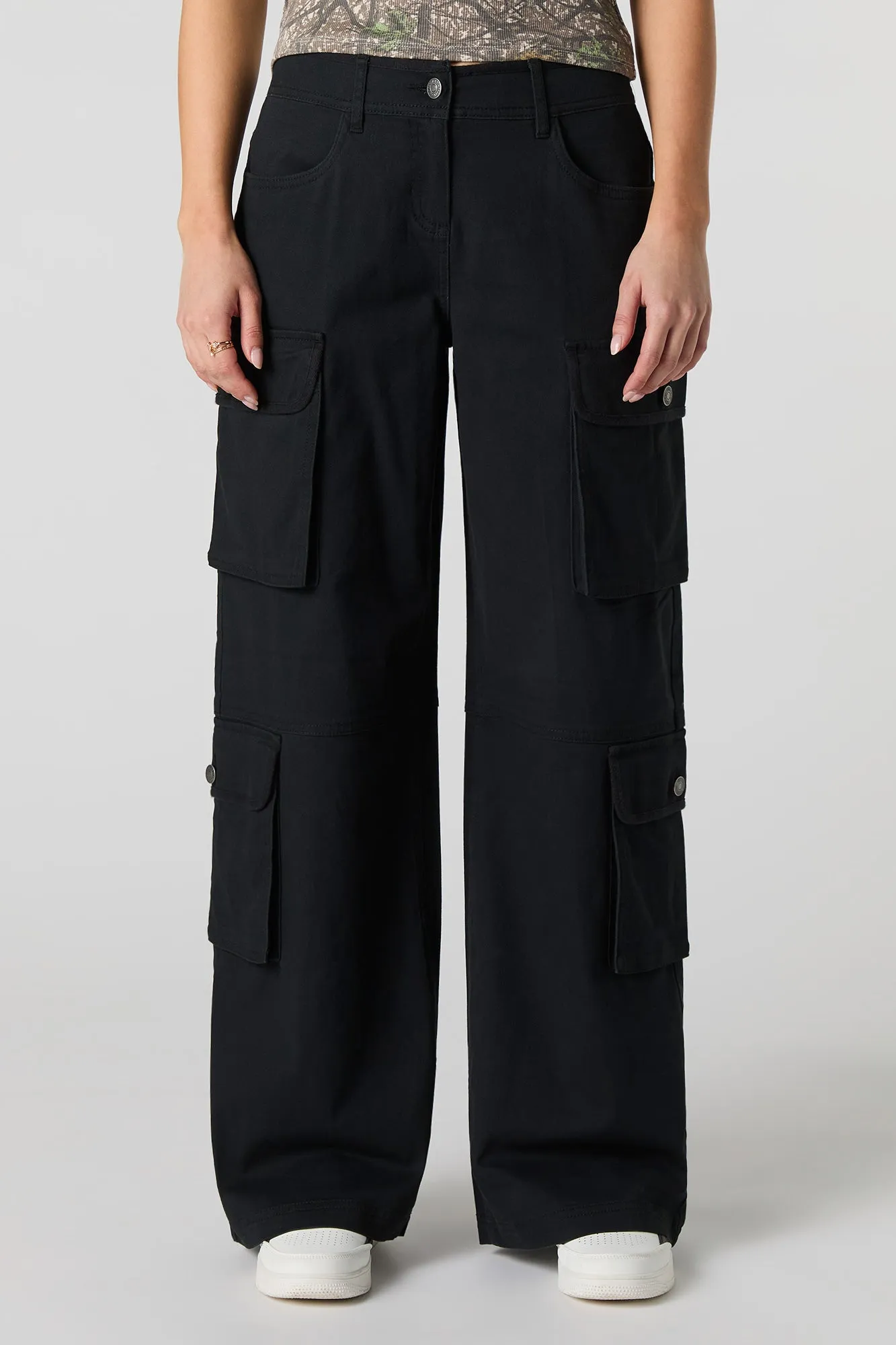 Pantalon cargo à jambe droite et multiples poches sold by Urban Planet product image thumbnail 3