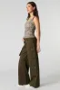Pantalon cargo à jambe droite et multiples poches sold by Urban Planet