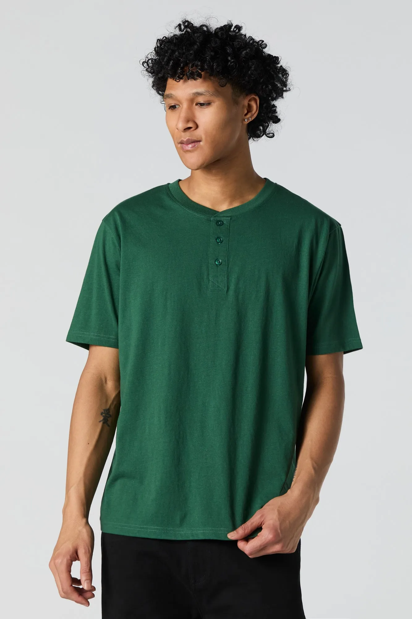 T-shirt Henley classique sold by Urban Planet