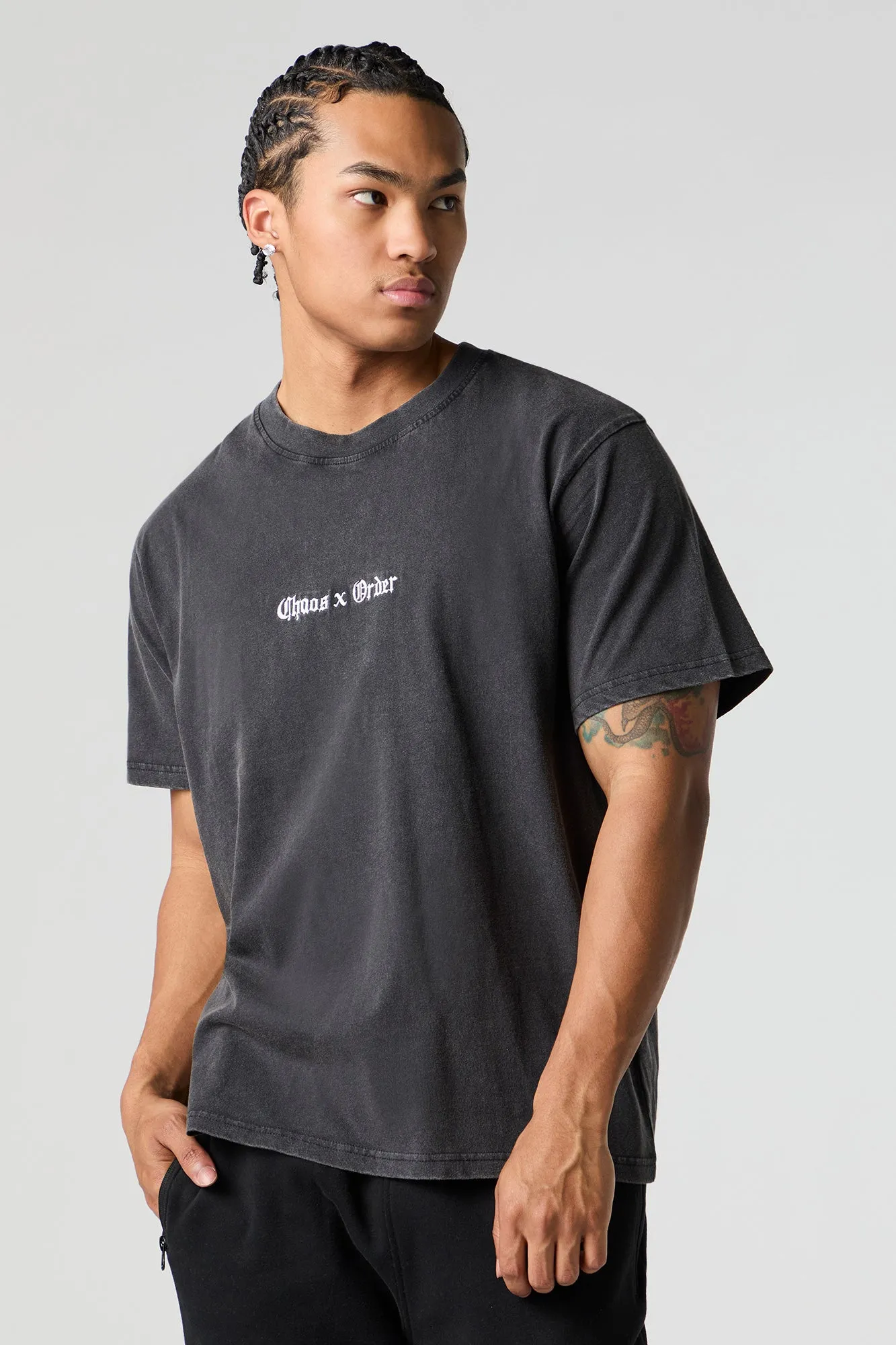 T-shirt lavé à broderie Chaos & Order sold by Urban Planet product image thumbnail 2