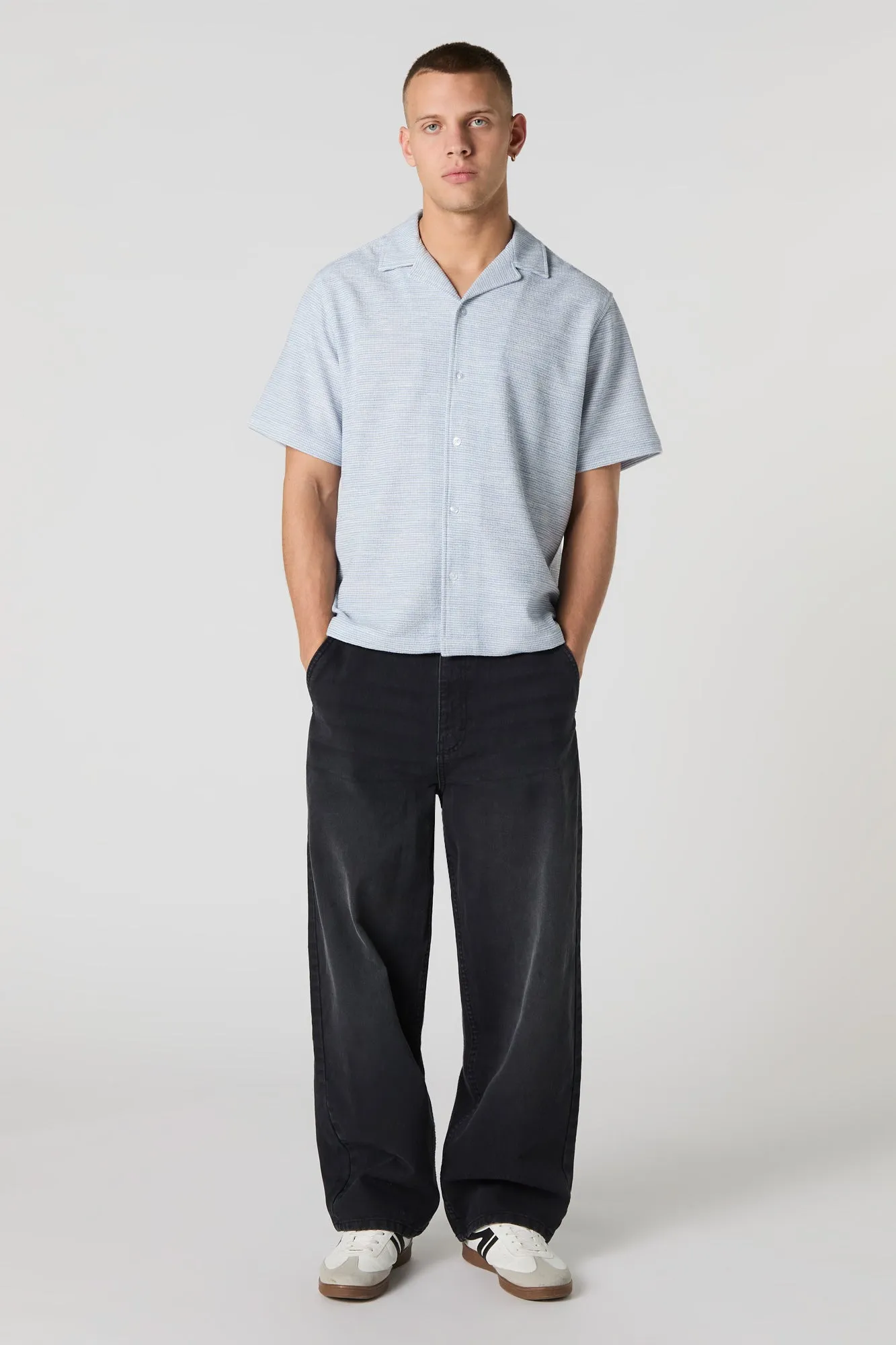 Haut boutonné texturé à manche courte sold by Urban Planet product image thumbnail 3