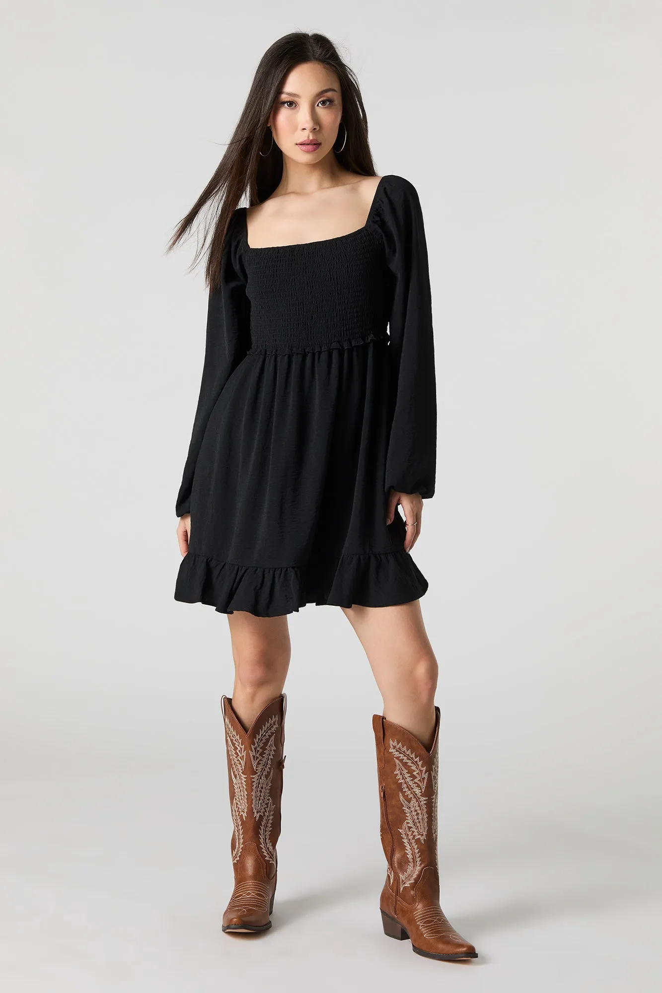 Minirobe plissée à encolure carrée et manche longue sold by Urban Planet product image thumbnail 4