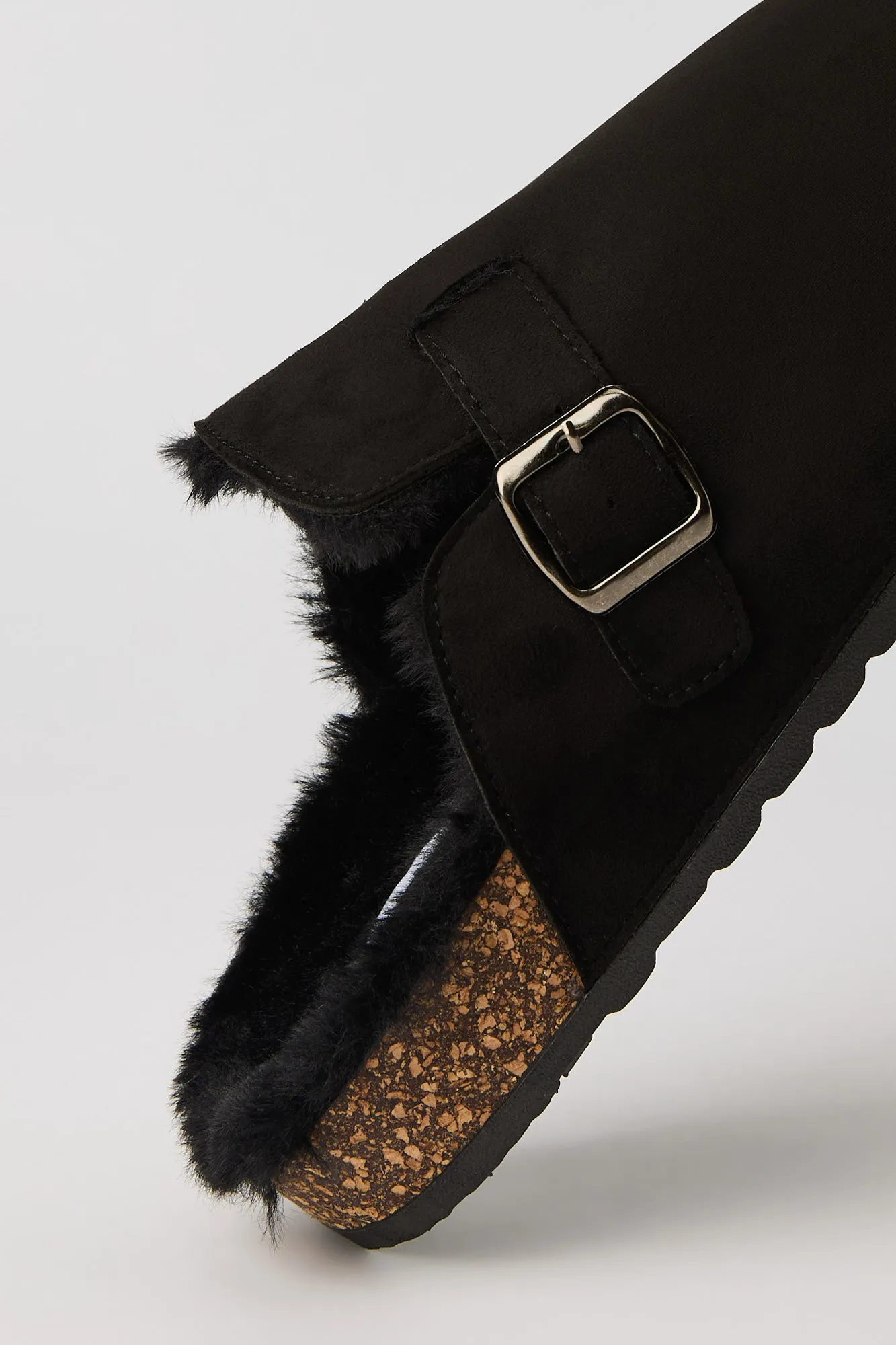 Pantoufles doublées de similifourrure sold by Urban Planet product image thumbnail 5