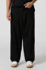 Pantalon à ajustement ballon sold by Urban Planet