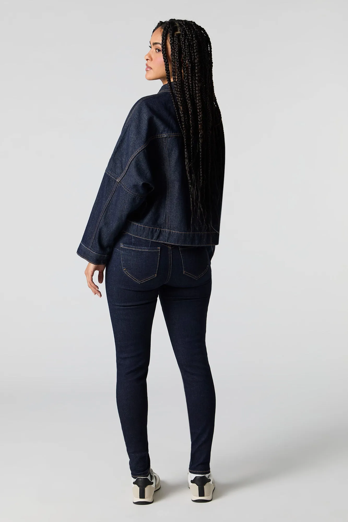 Jean remonte-fesses ajusté à taille haute délavé foncé sold by Urban Planet product image thumbnail 3