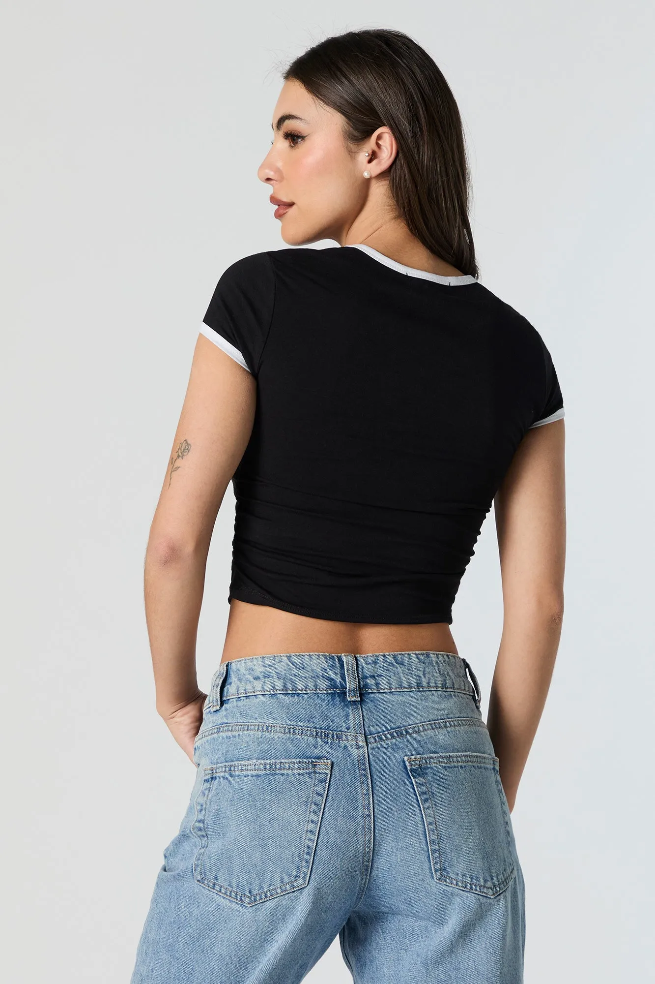 T-shirt ultracourt cintré à imprimé Fearless sold by Urban Planet product image thumbnail 4