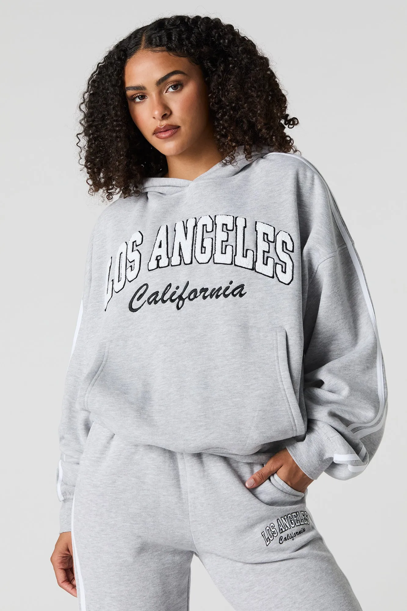 Haut à capuchon en molleton à imprimé City sold by Urban Planet product image thumbnail 2