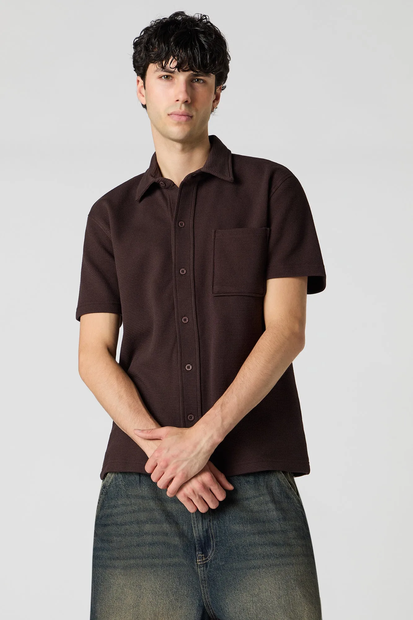 Haut boutonné texturé sold by Urban Planet