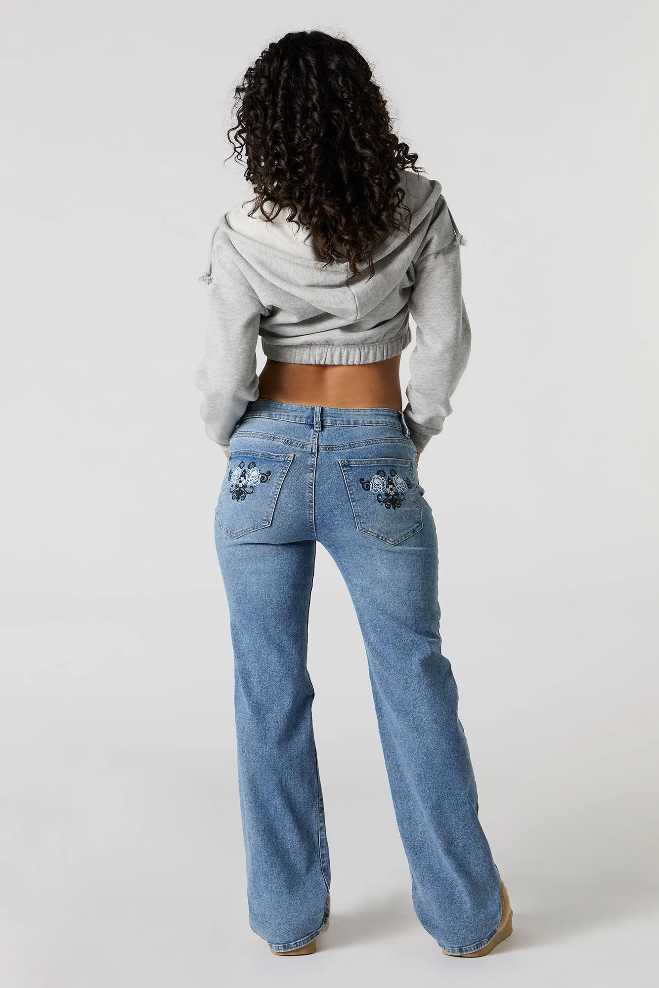 Jean à jambe large et taille basse avec motif brodé sold by Urban Planet product image thumbnail 2