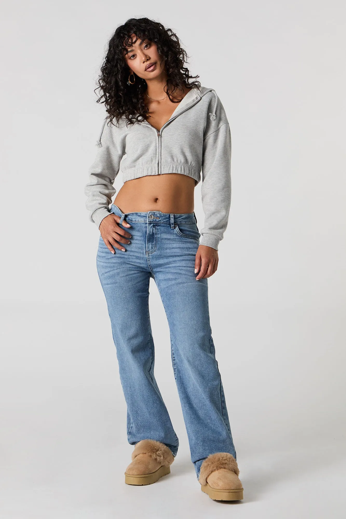 Jean à jambe large et taille basse avec motif brodé sold by Urban Planet product image thumbnail 4