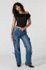Jean cargo mi-taille sold by Urban Planet