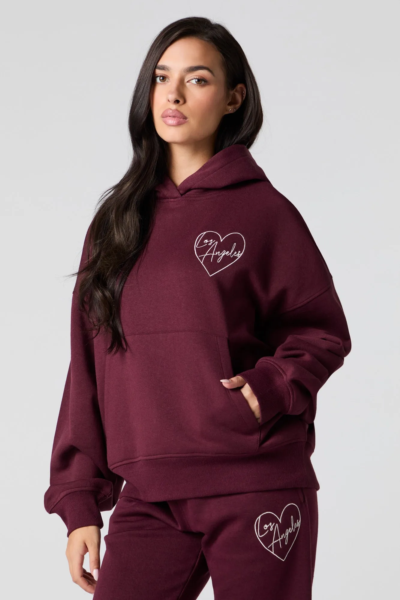 Haut à capuchon en molleton carré à broderie sold by Urban Planet