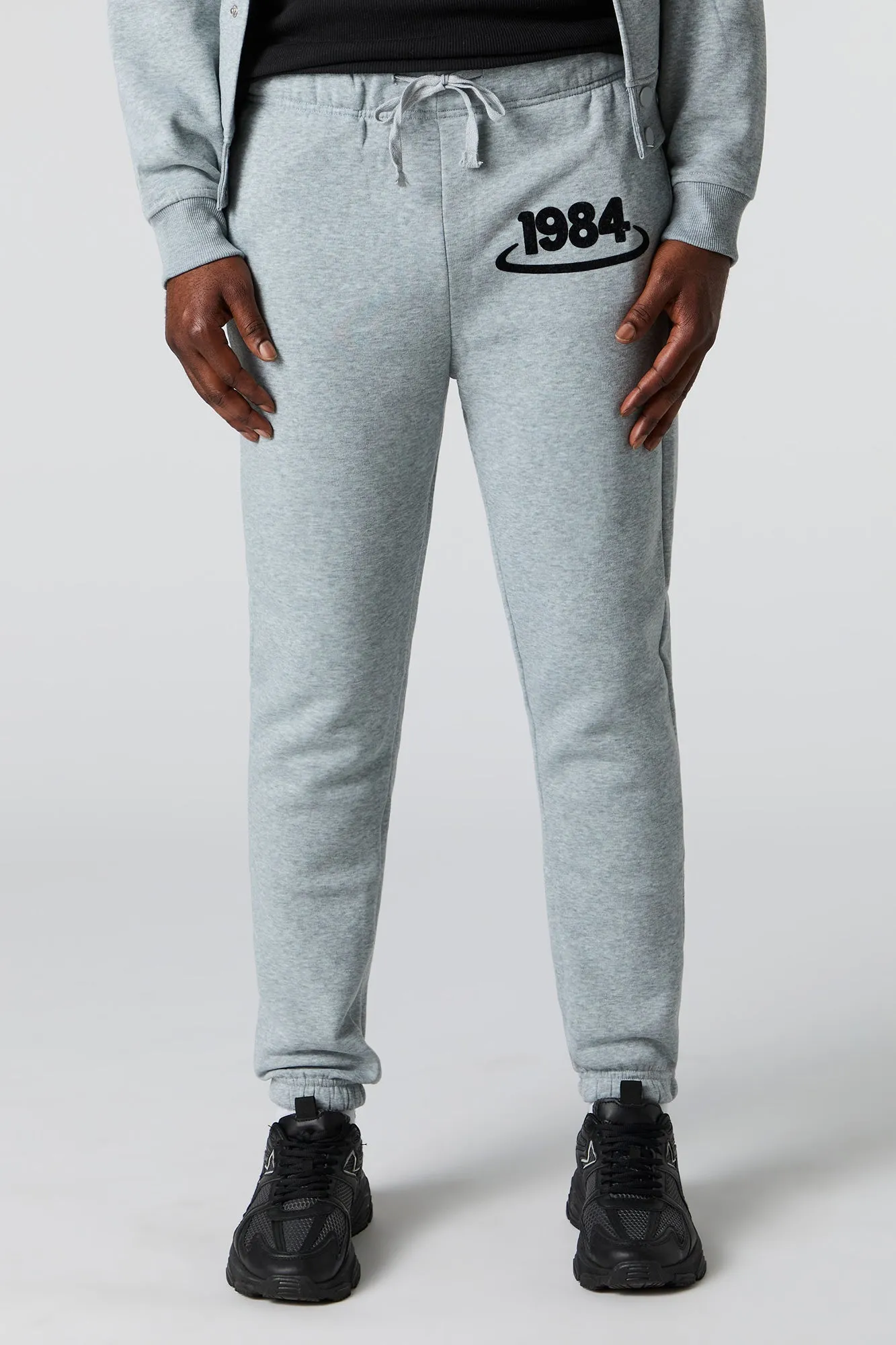 Jogger en molleton à imprimé 1984 Flock sold by Urban Planet
