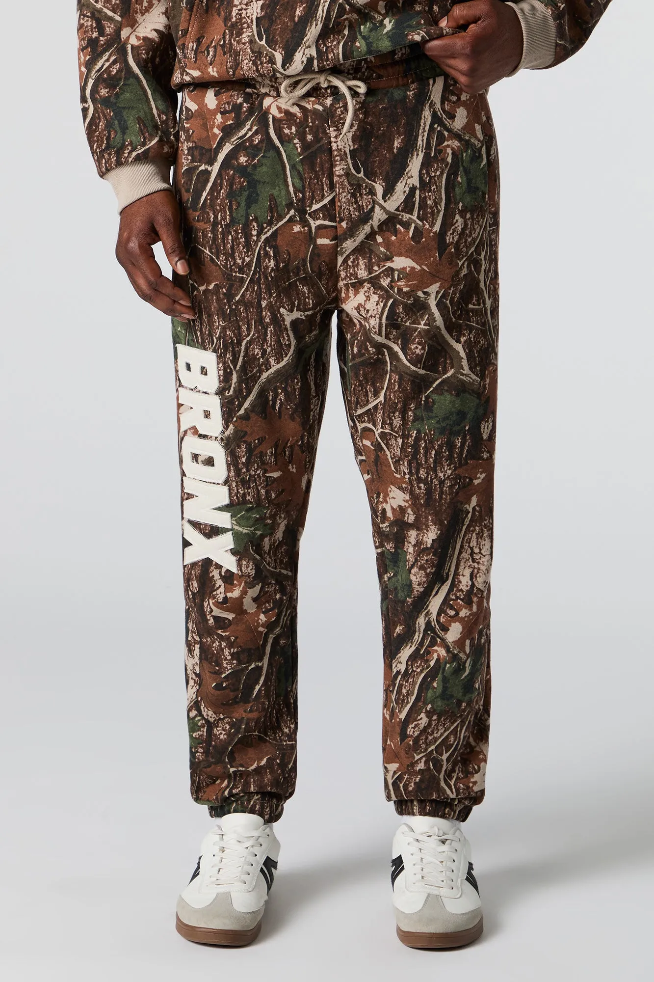 Jogger en molleton avec empiècement et motif camouflage sold by Urban Planet product image thumbnail 4