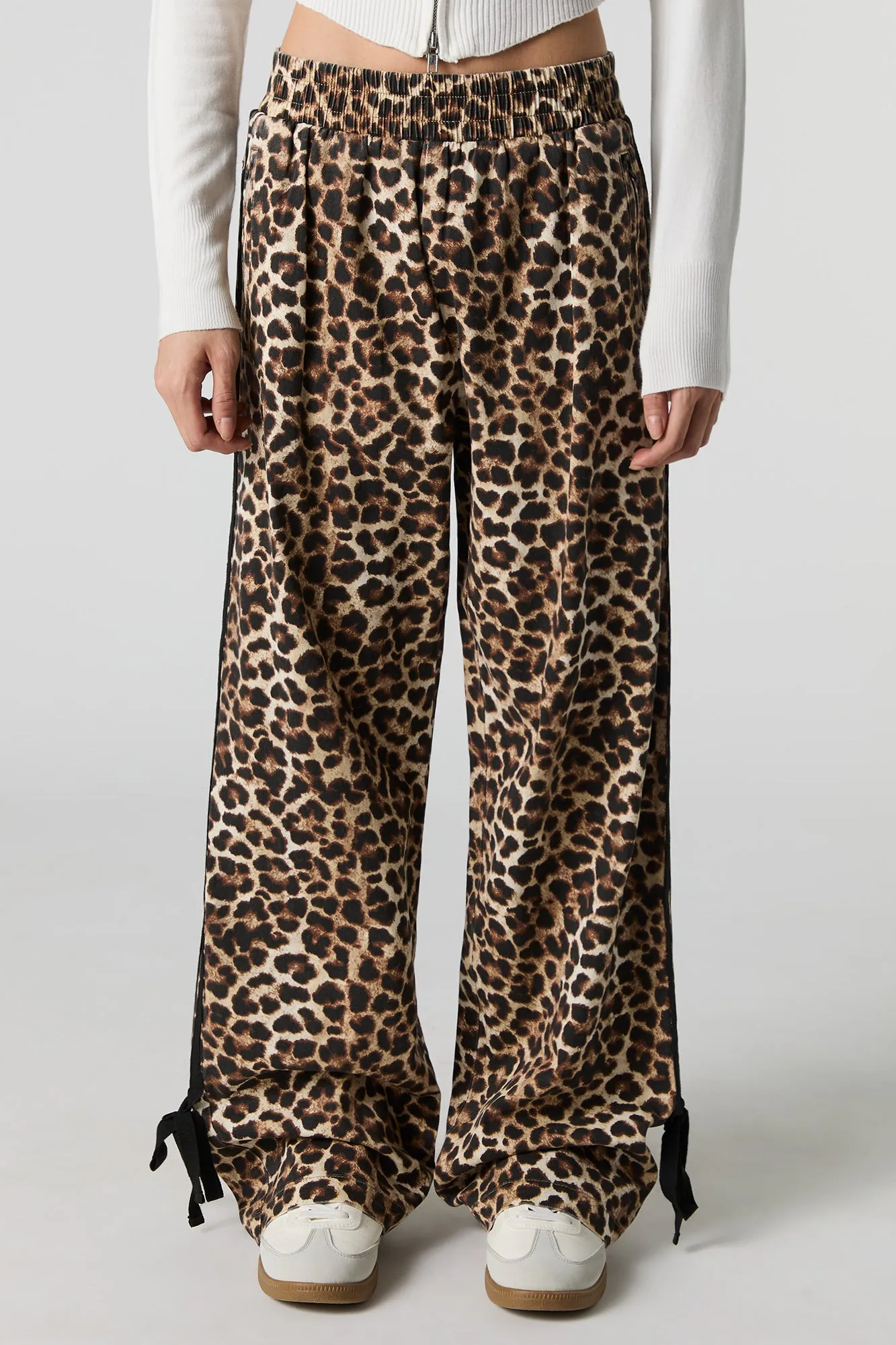 Pantalon large imprimé à nouer sur le côté sold by Urban Planet product image thumbnail 3
