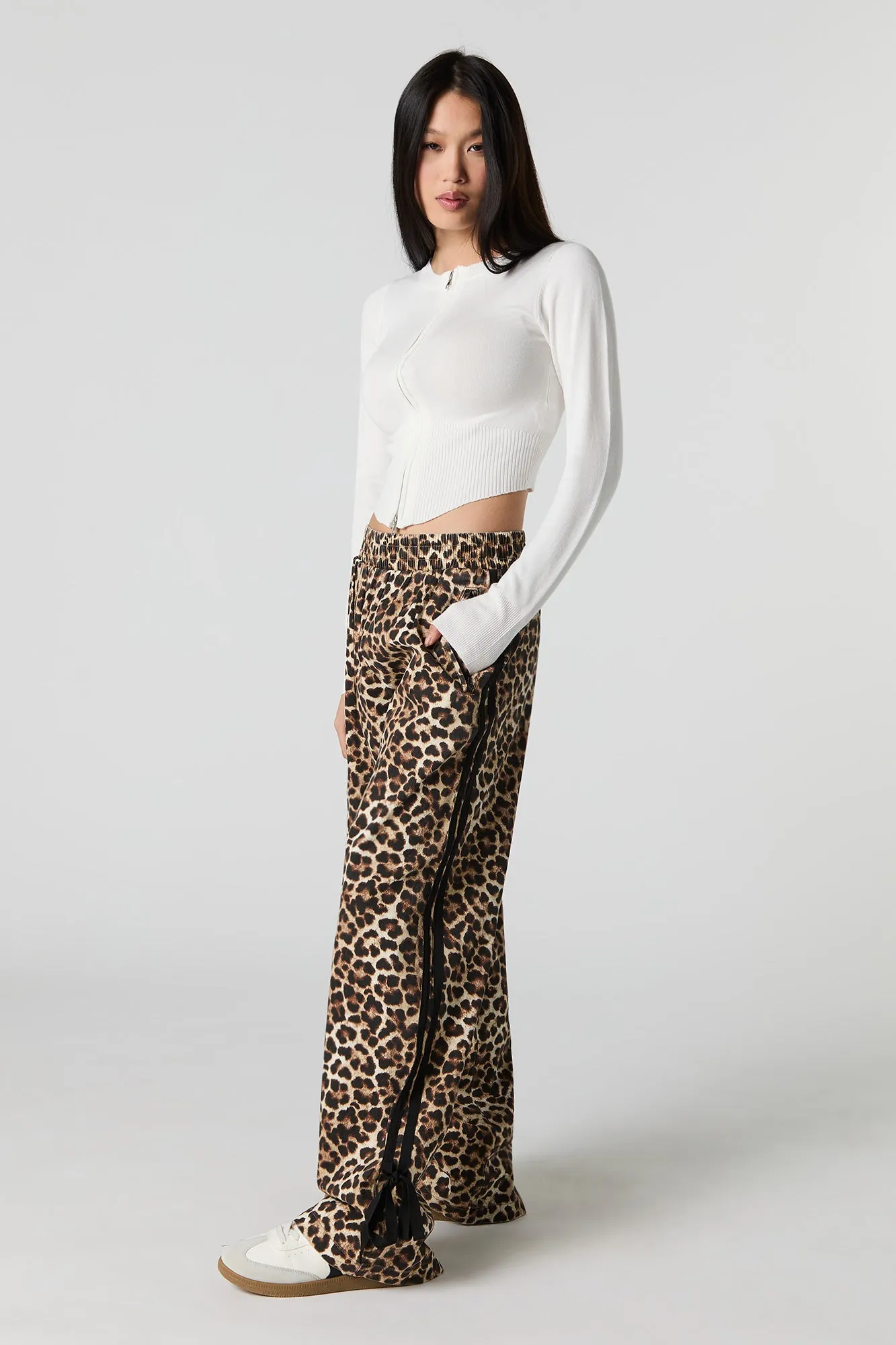 Pantalon large imprimé à nouer sur le côté sold by Urban Planet product image thumbnail 2