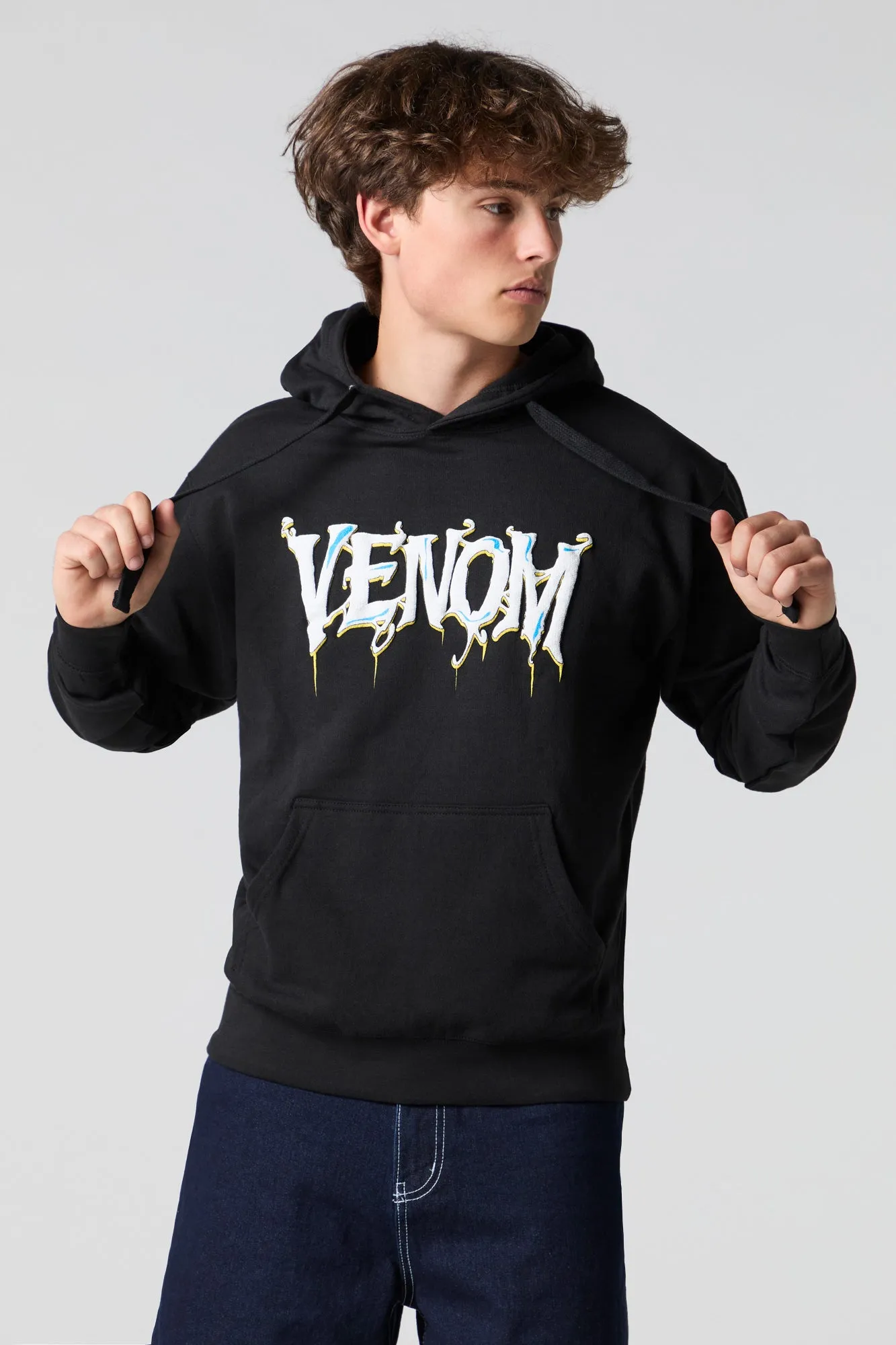 Haut à capuchon à imprimé en relief Spider-Man & Venom sold by Urban Planet