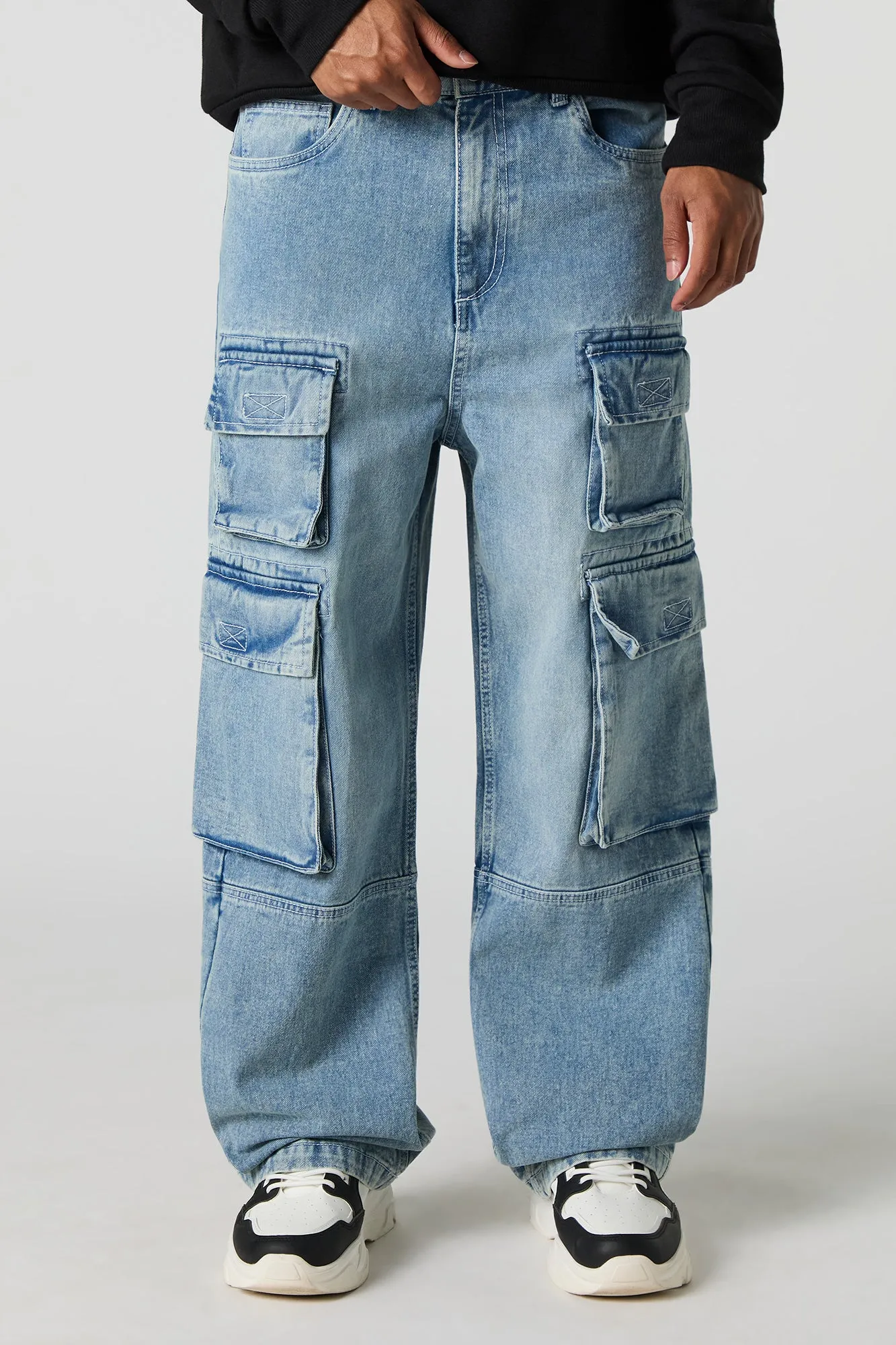 Jean cargo baggy sold by Urban Planet