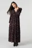 Robe maxi fluide à manche longue et col en V sold by Urban Planet