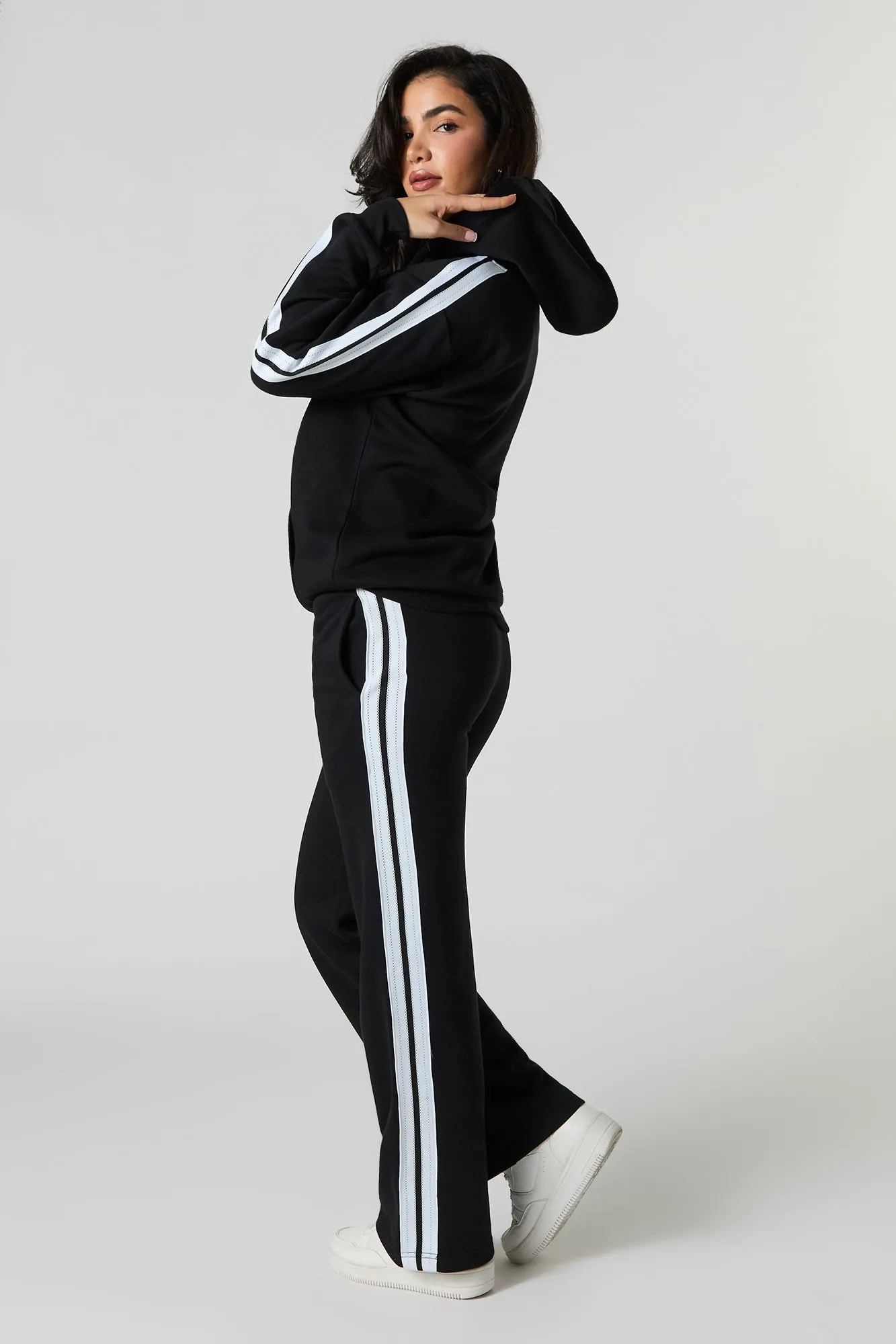 Pantalon en molleton avec rayures latérales sold by Urban Planet product image thumbnail 4