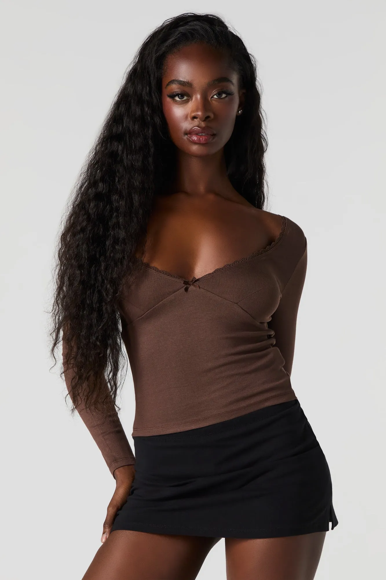 Haut à col en V et manche longue avec bordure en dentelle sold by Urban Planet product image thumbnail 5